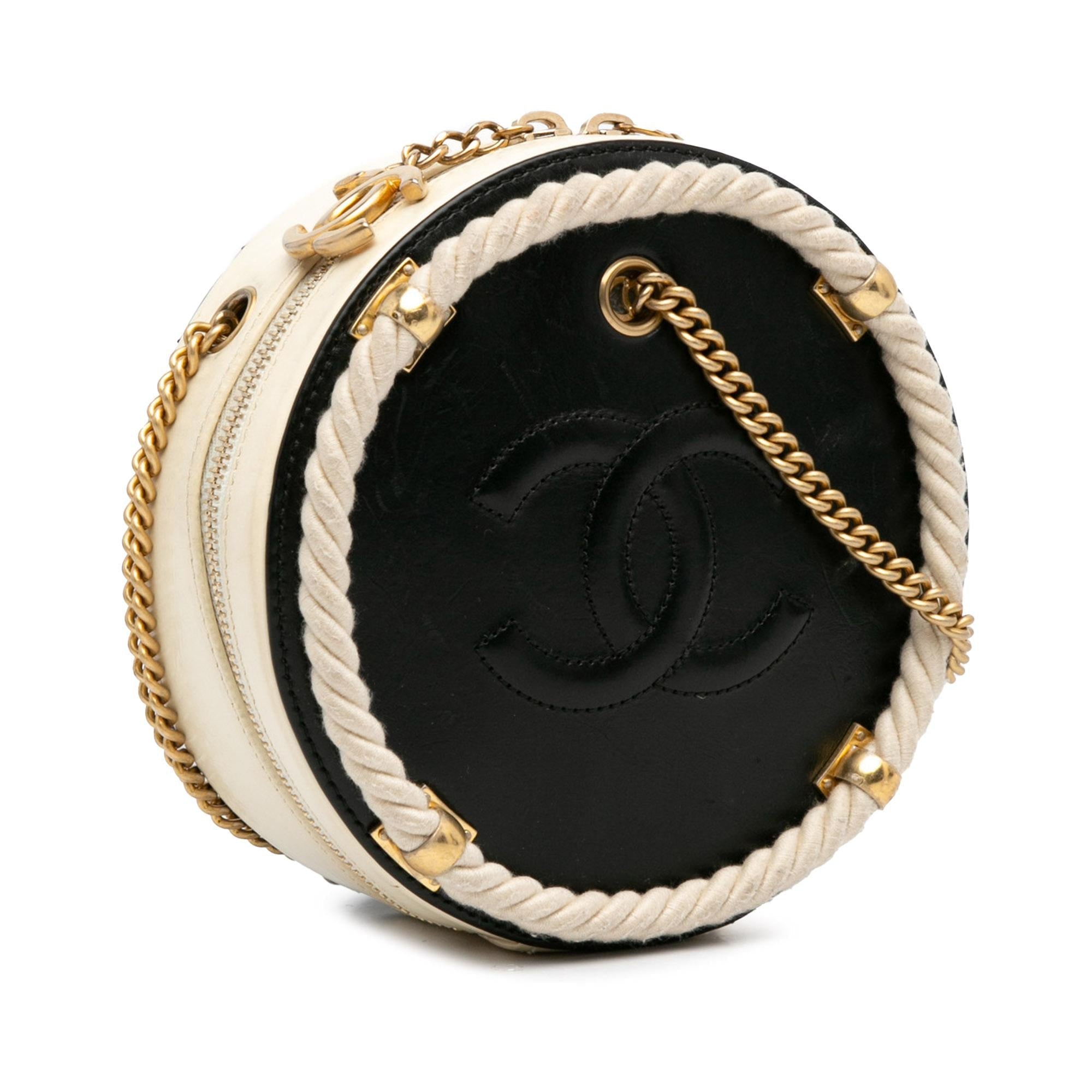 Chanel En Vogue Round Bag (SHG-VNtj2S)