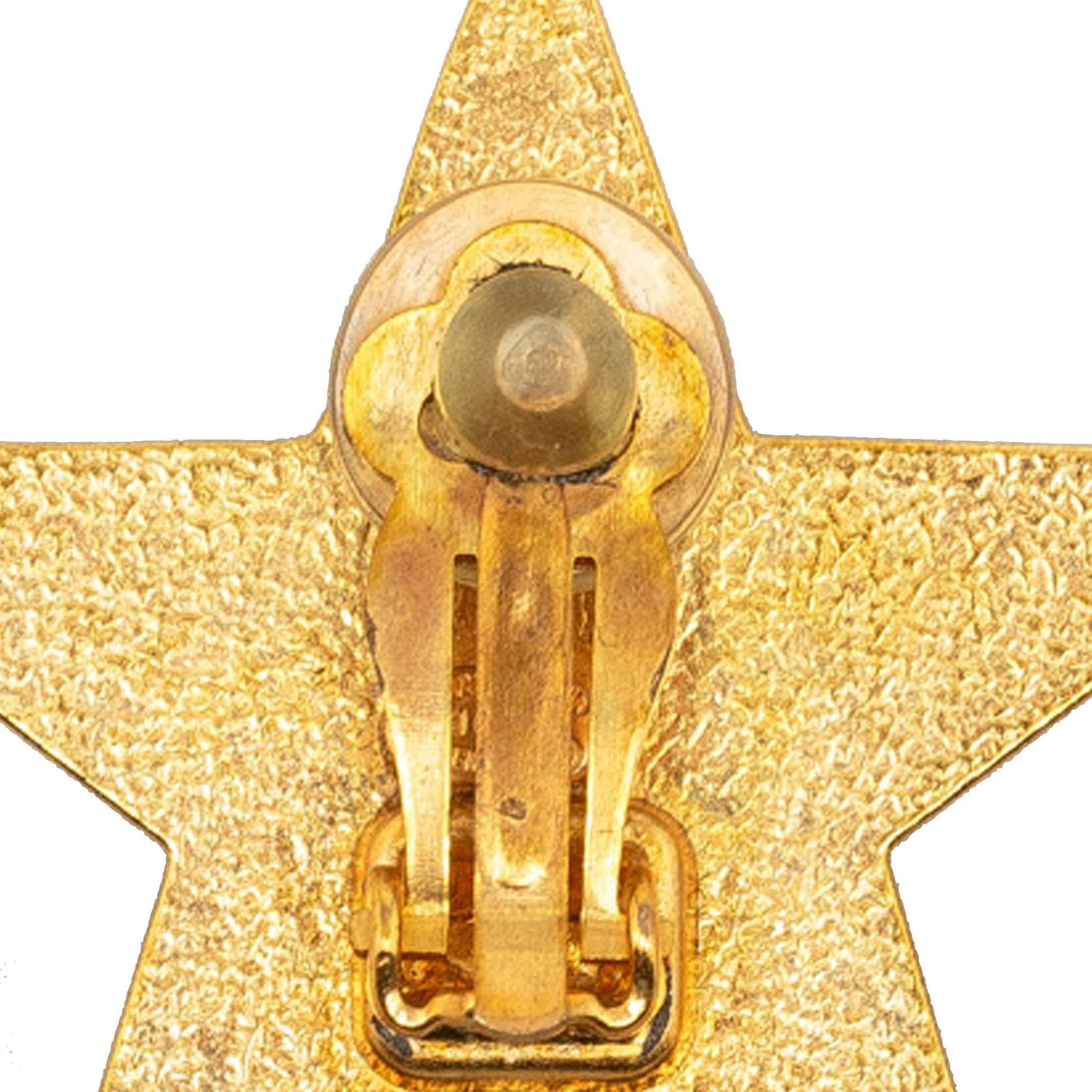 Chanel Enamel CC Star Clip-On Earrings (SHG-sn3z2v)
