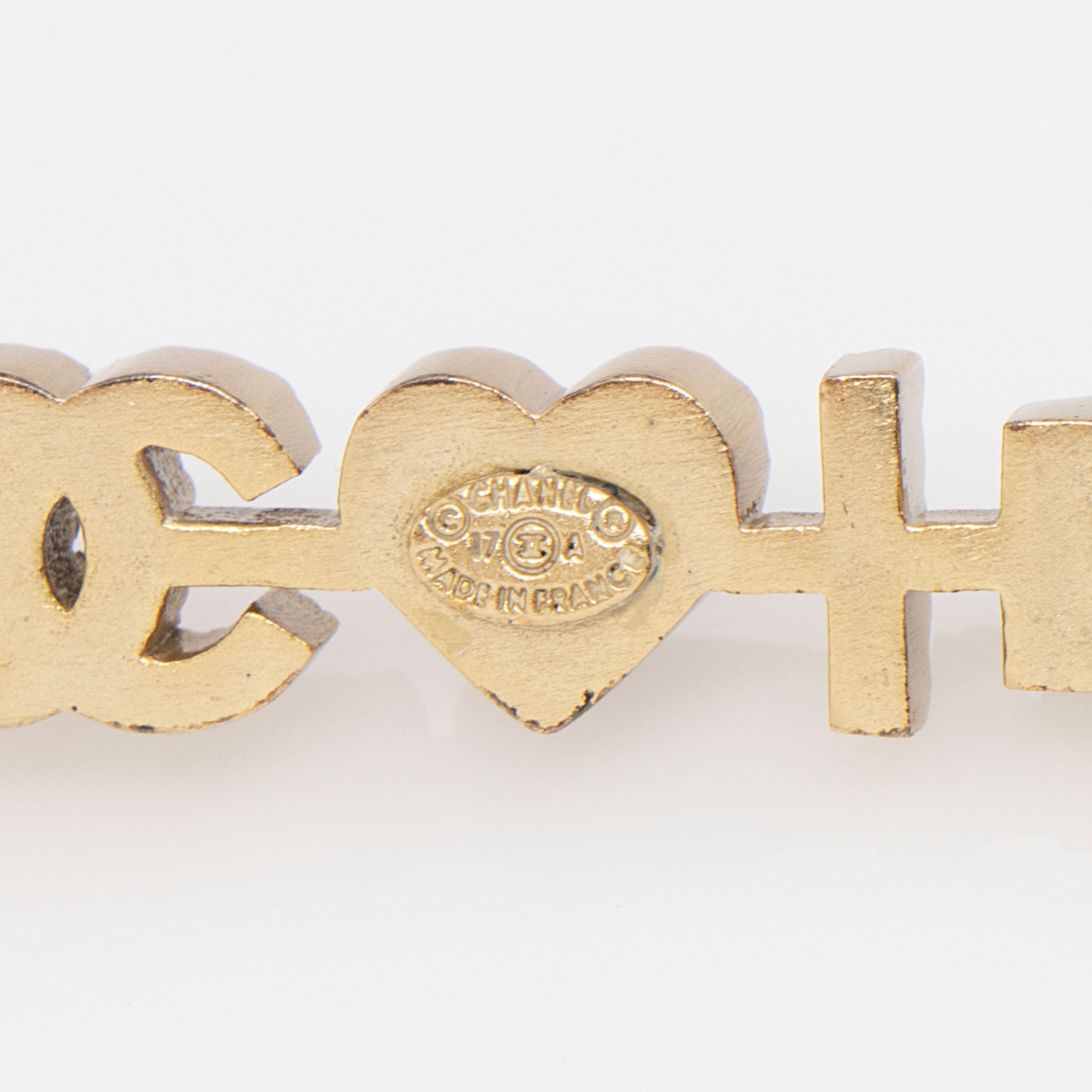 Chanel Enamel Pearl CC Brooch (SHF-JrKkba)