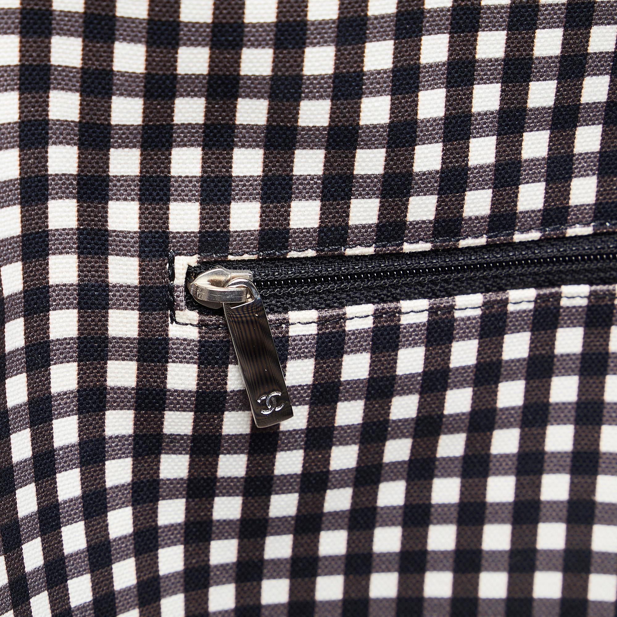 Chanel Gingham XXL Tote (SHG-FDvtAx)