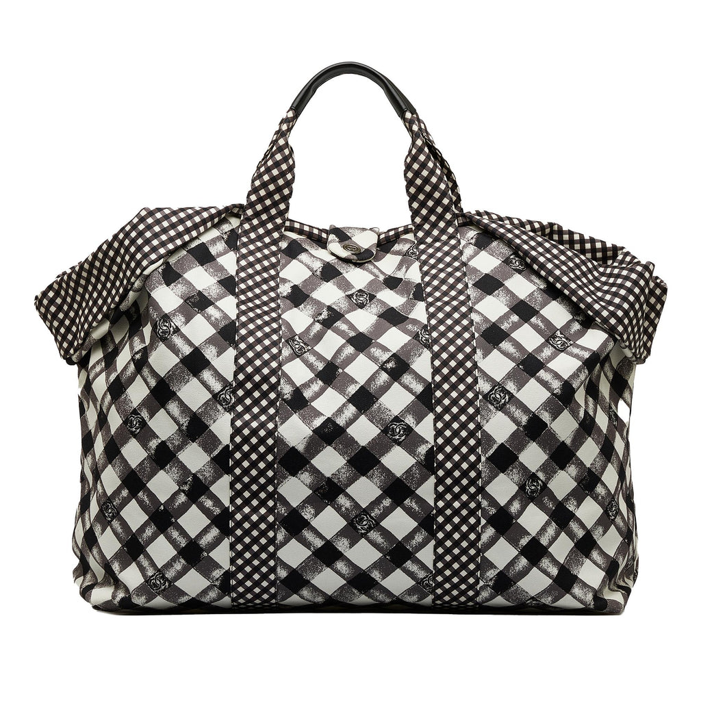 Chanel Gingham XXL Tote (SHG-FDvtAx)