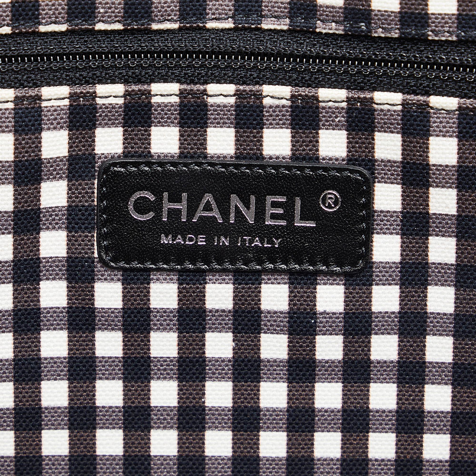 Chanel Gingham XXL Tote (SHG-FDvtAx)