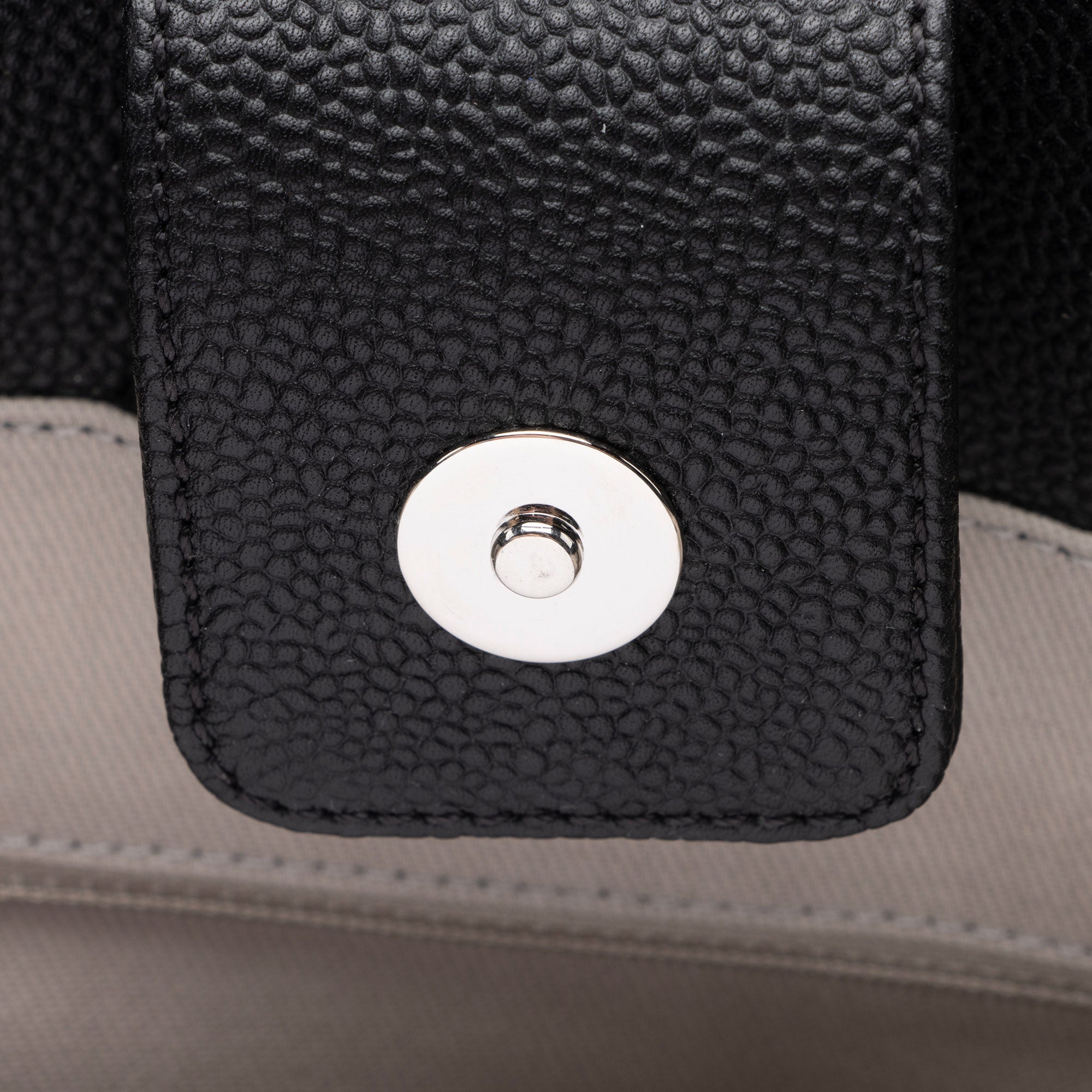 Chanel Glazed Calfskin Deauville Medium Tote (SHF-7Lzvto)