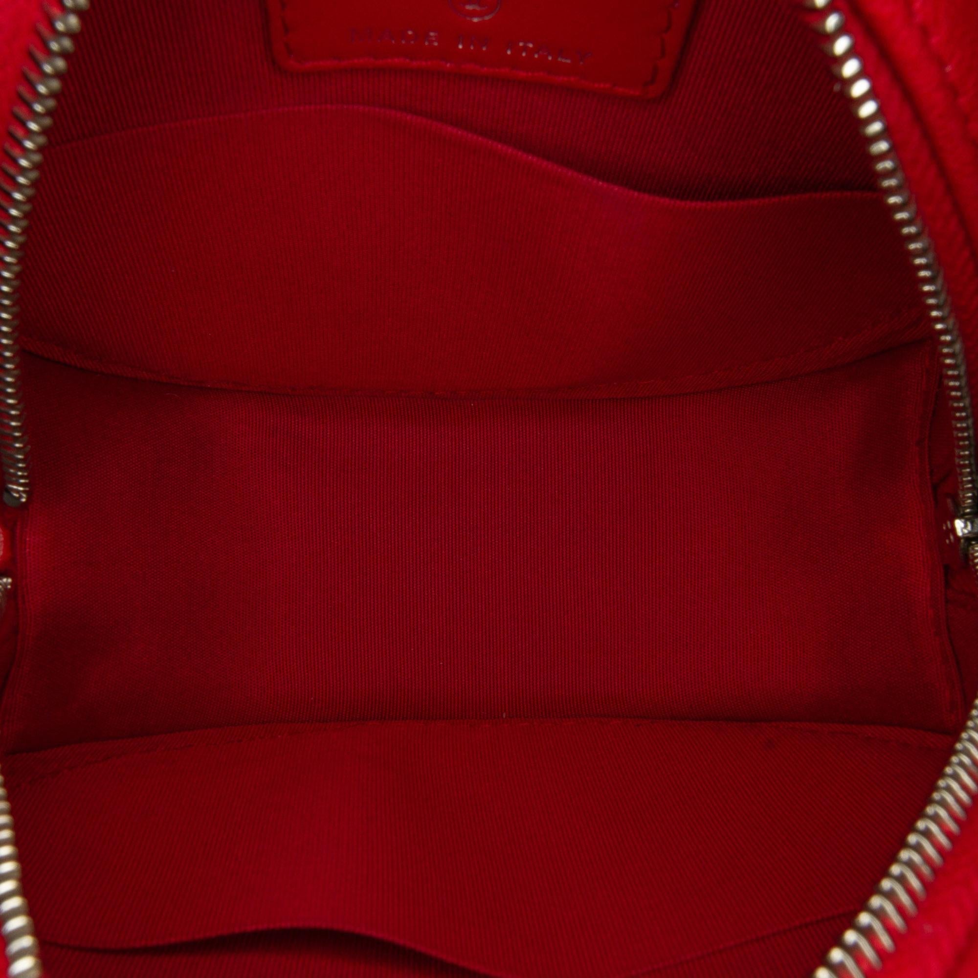 Chanel Goatskin Camellia Round Crossbody (SHG-CAN8CG)