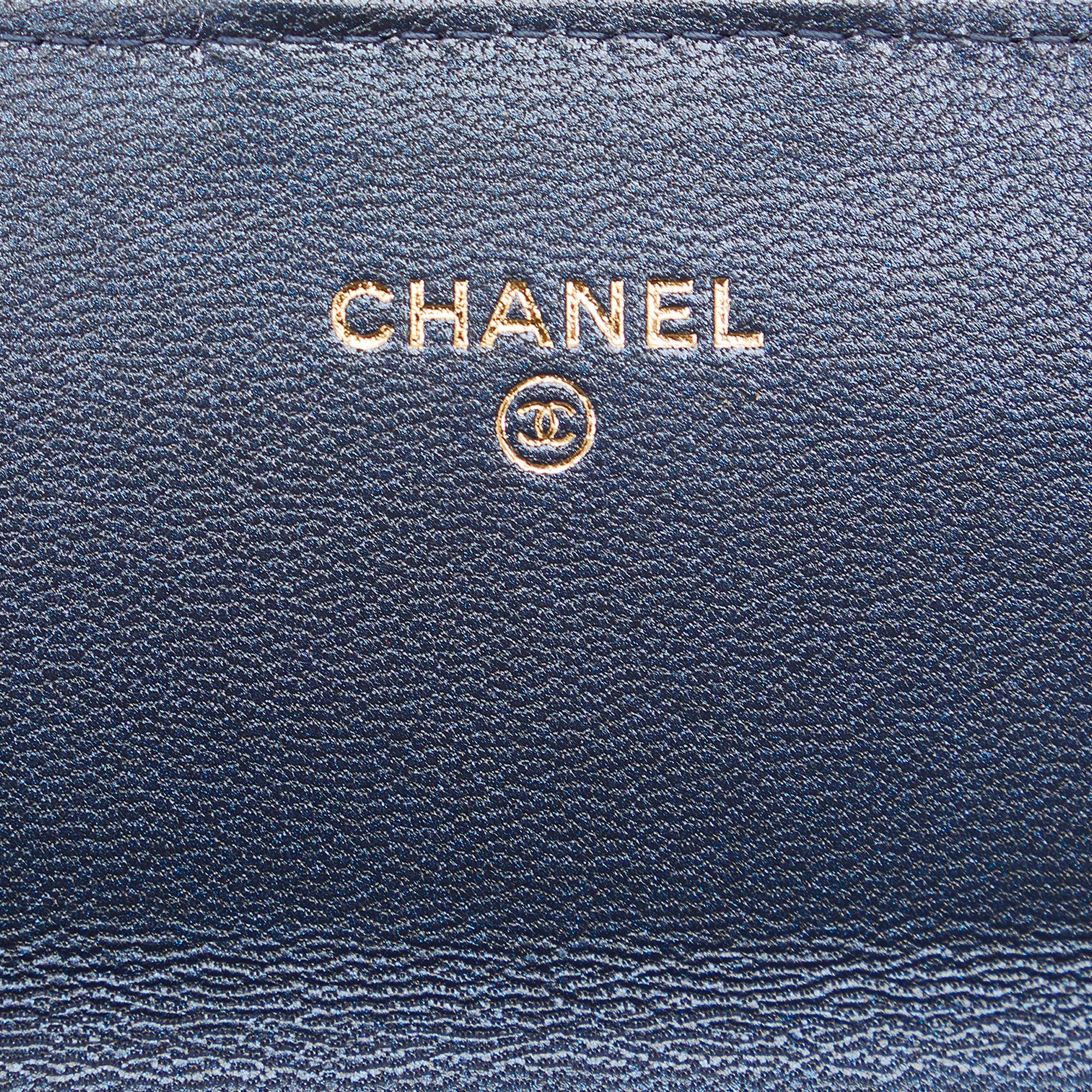 Chanel Goatskin Chic Pearls Clutch With Chain (SHG-6JqQUh)