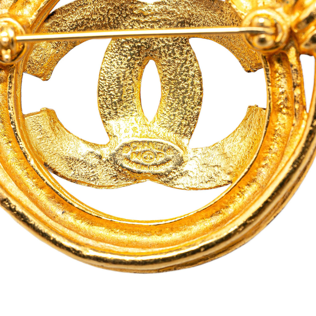 Chanel Gold Plated CC Brooch (SHG-ck9CYj)