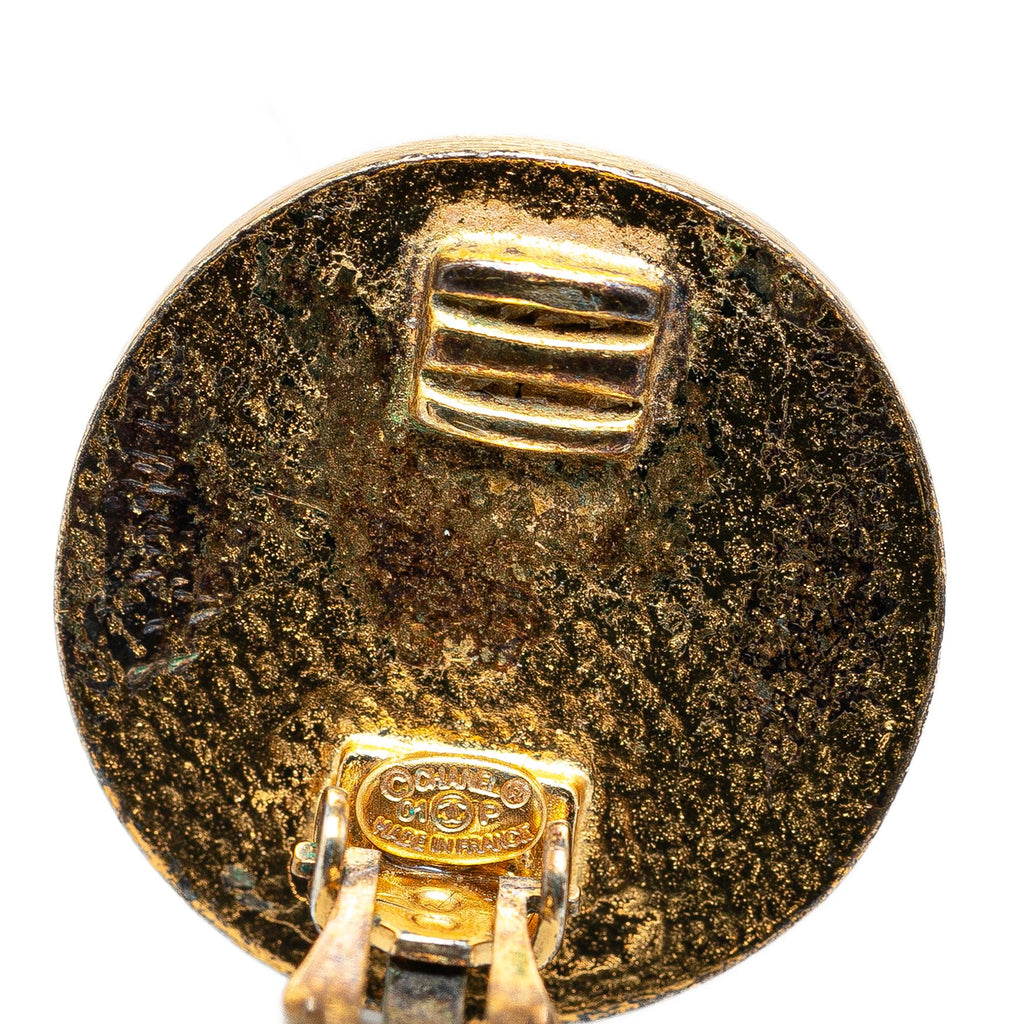 Chanel Gold Plated CC Clip On Earrings (SHG-lLSLqx)