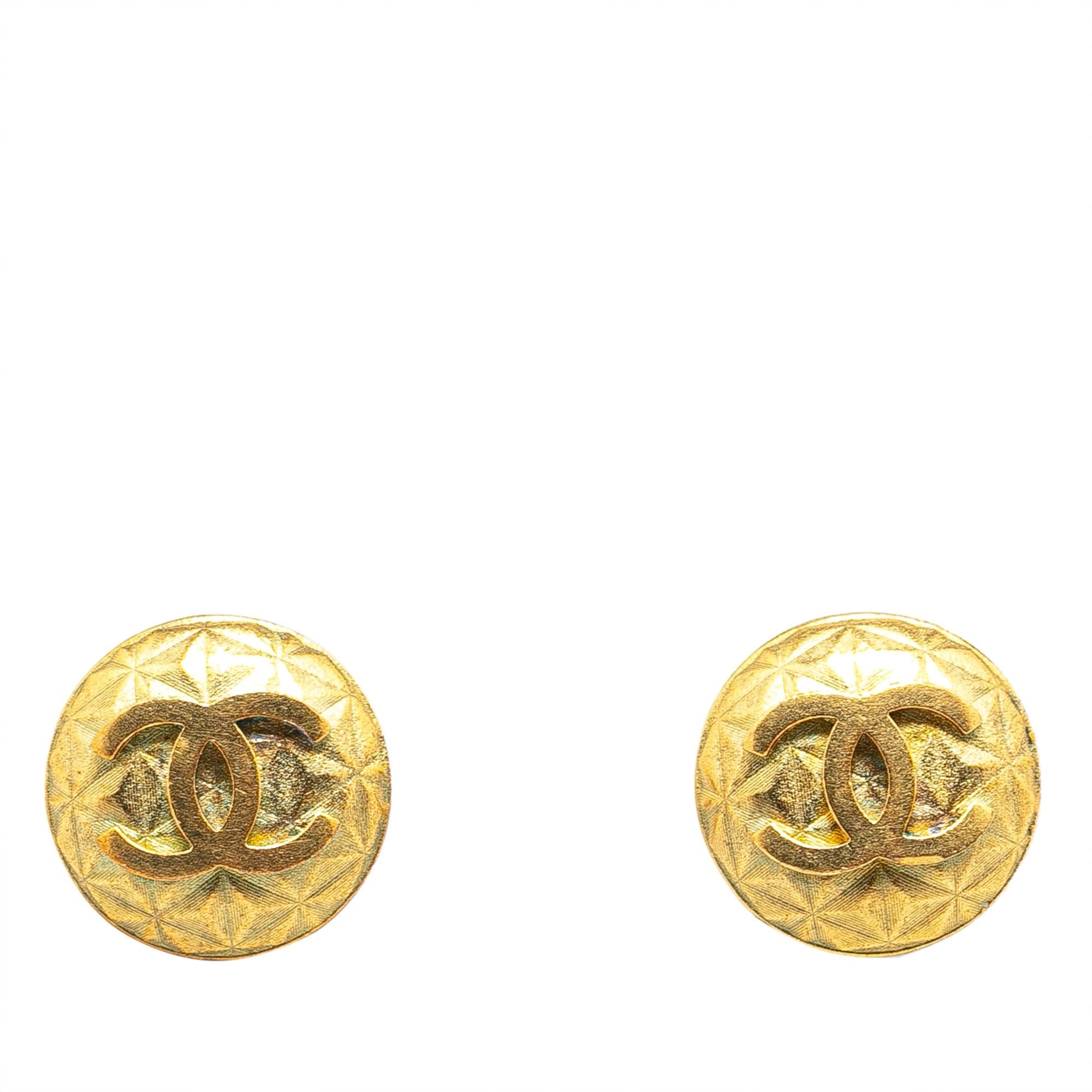 Chanel Gold Plated CC Clip On Earrings (SHG-3HNCUs)