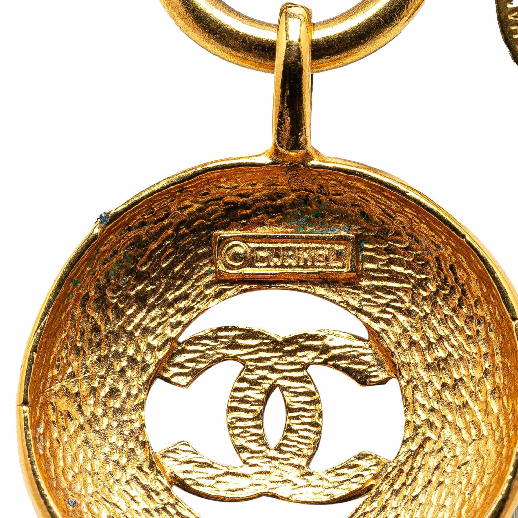 Chanel Gold Plated CC Round Pendant Necklace