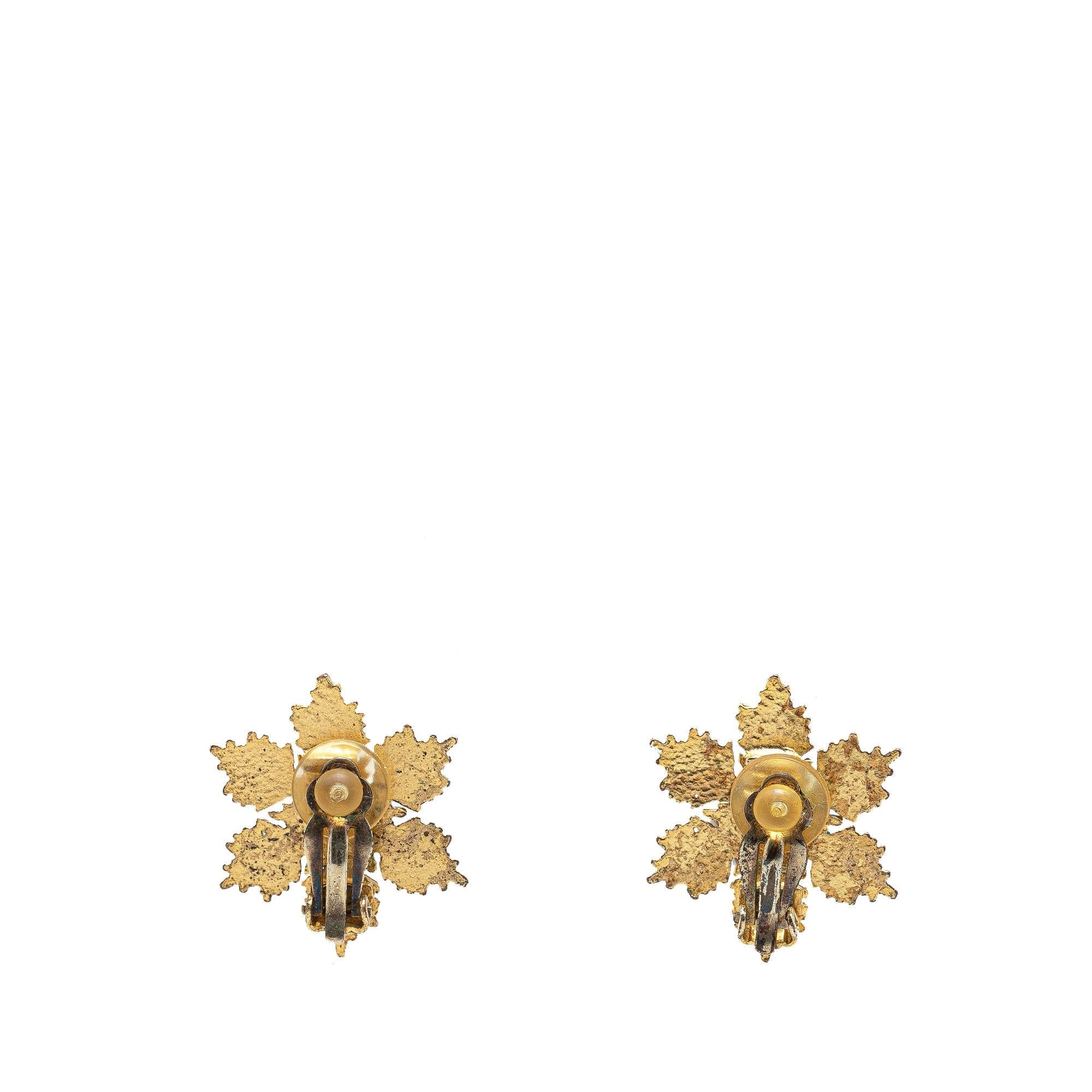Chanel Gold Plated CC Snowflake Clip On Earrings (SHG-E0qgSn)