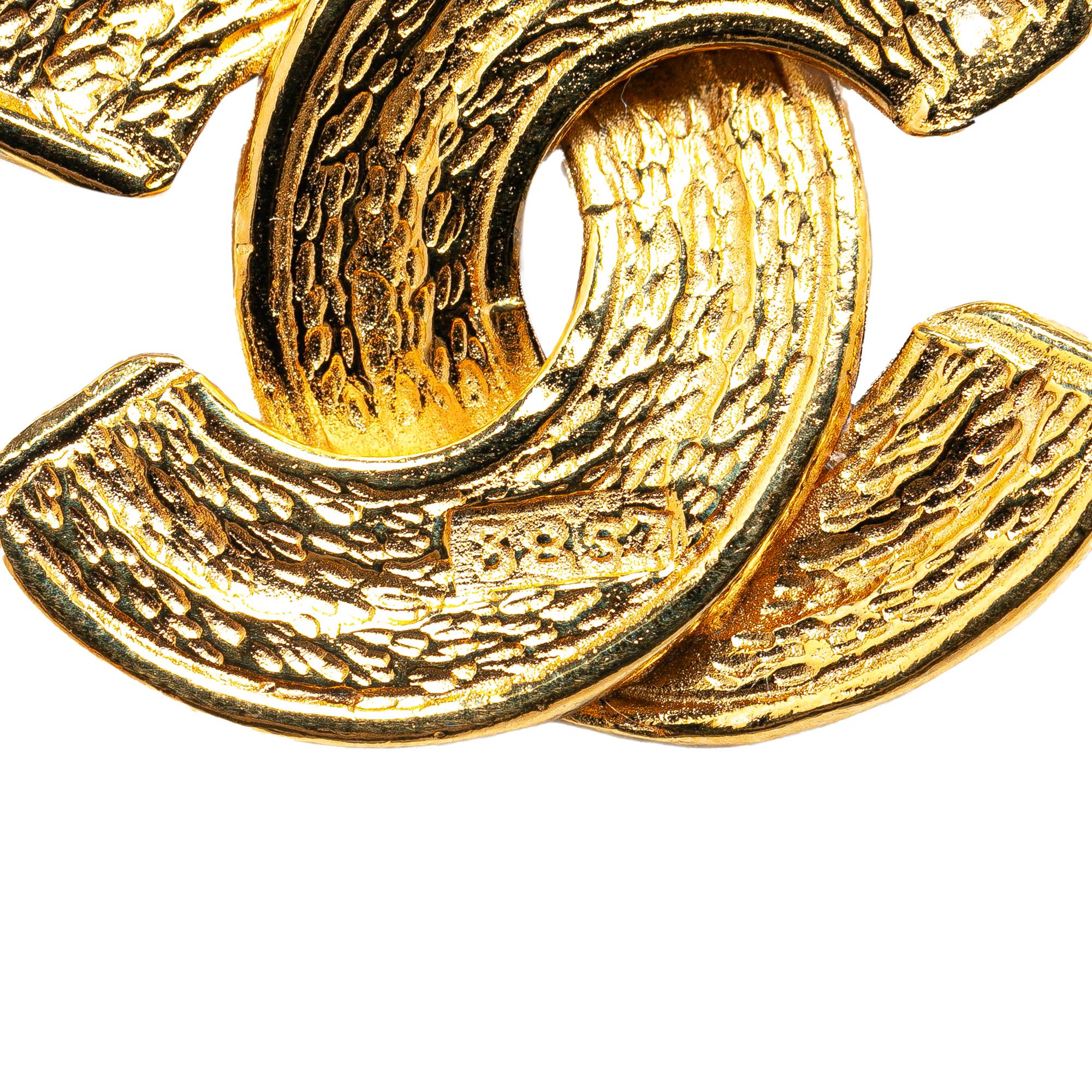 Chanel Gold Plated Quilted CC Pendant Necklace