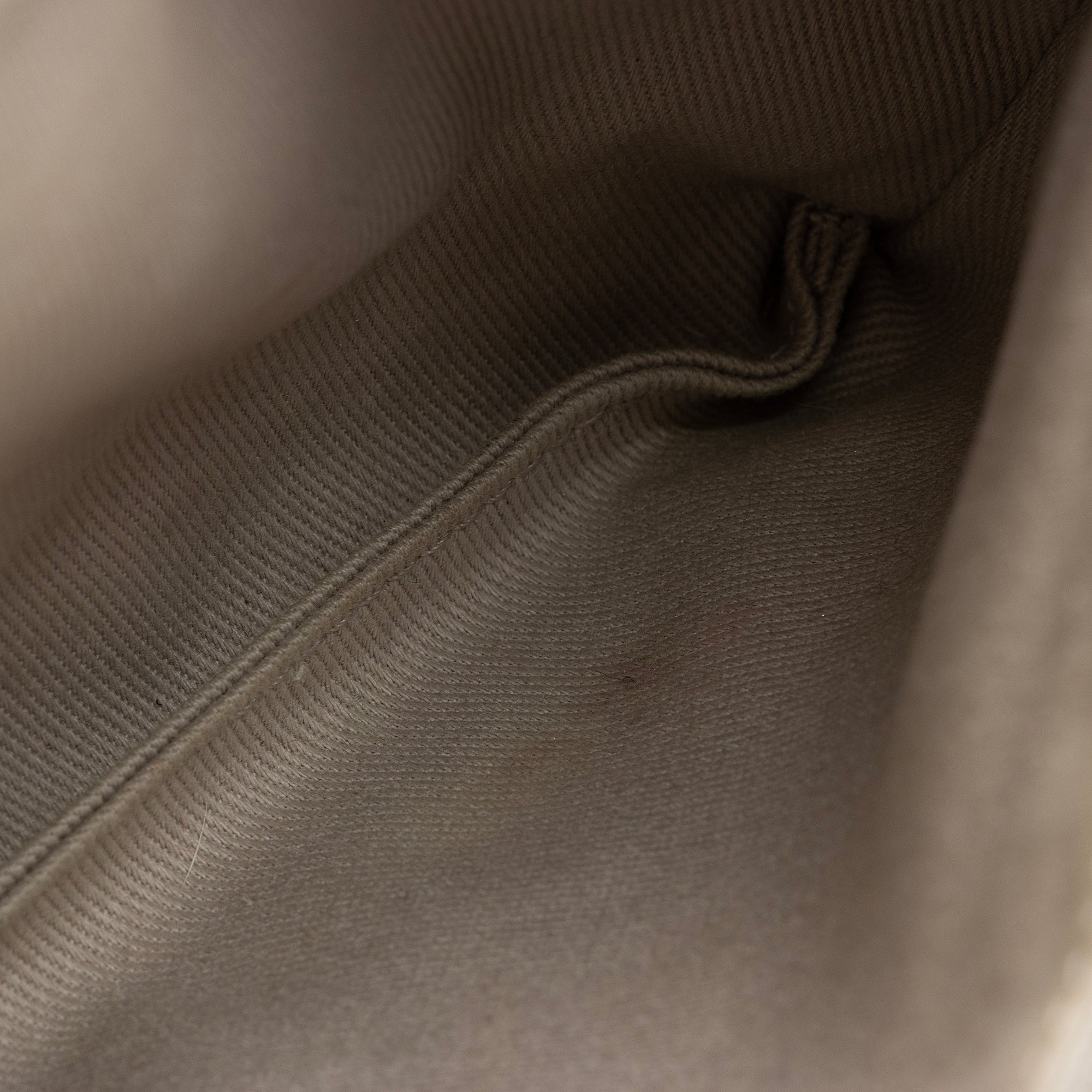 Chanel Grained Calfskin Coco Large Shopping Tote - FINAL SALE (SHF-ZuQvbo)