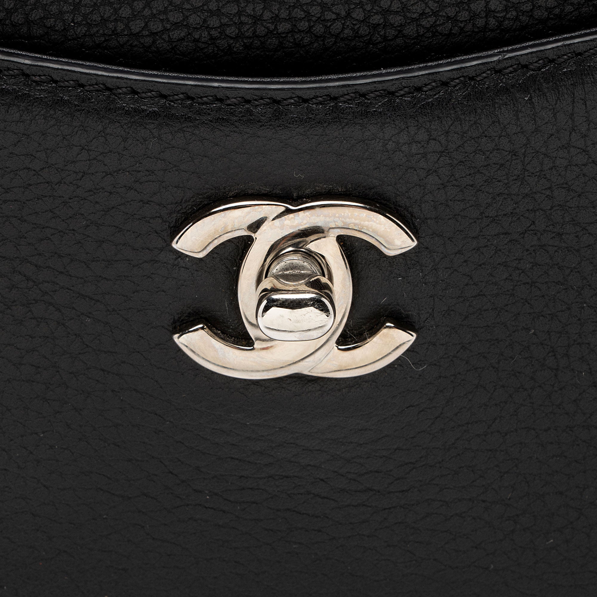 Chanel Grained Calfskin Executive Mini Shopper Tote (SHF-sRxeUb)