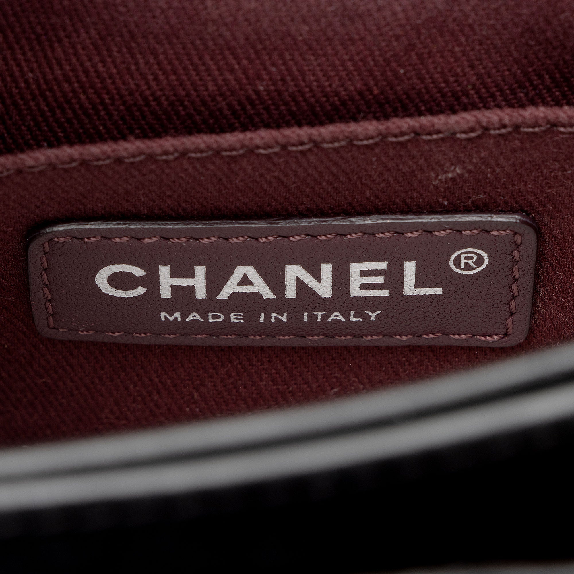 Chanel Grained Calfskin Executive Mini Shopper Tote (SHF-sRxeUb)