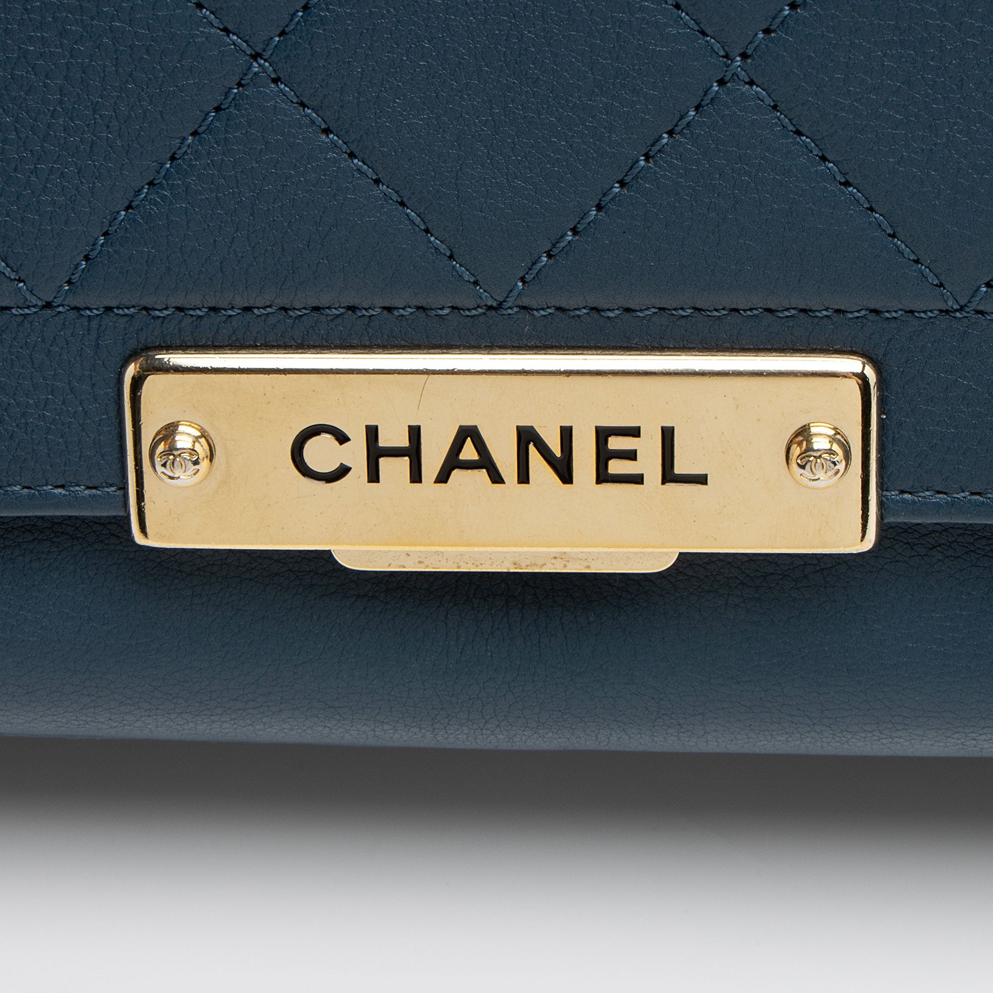 Chanel Grained Calfskin Label Click Large Shoulder Bag (SHF-vwMSPi)