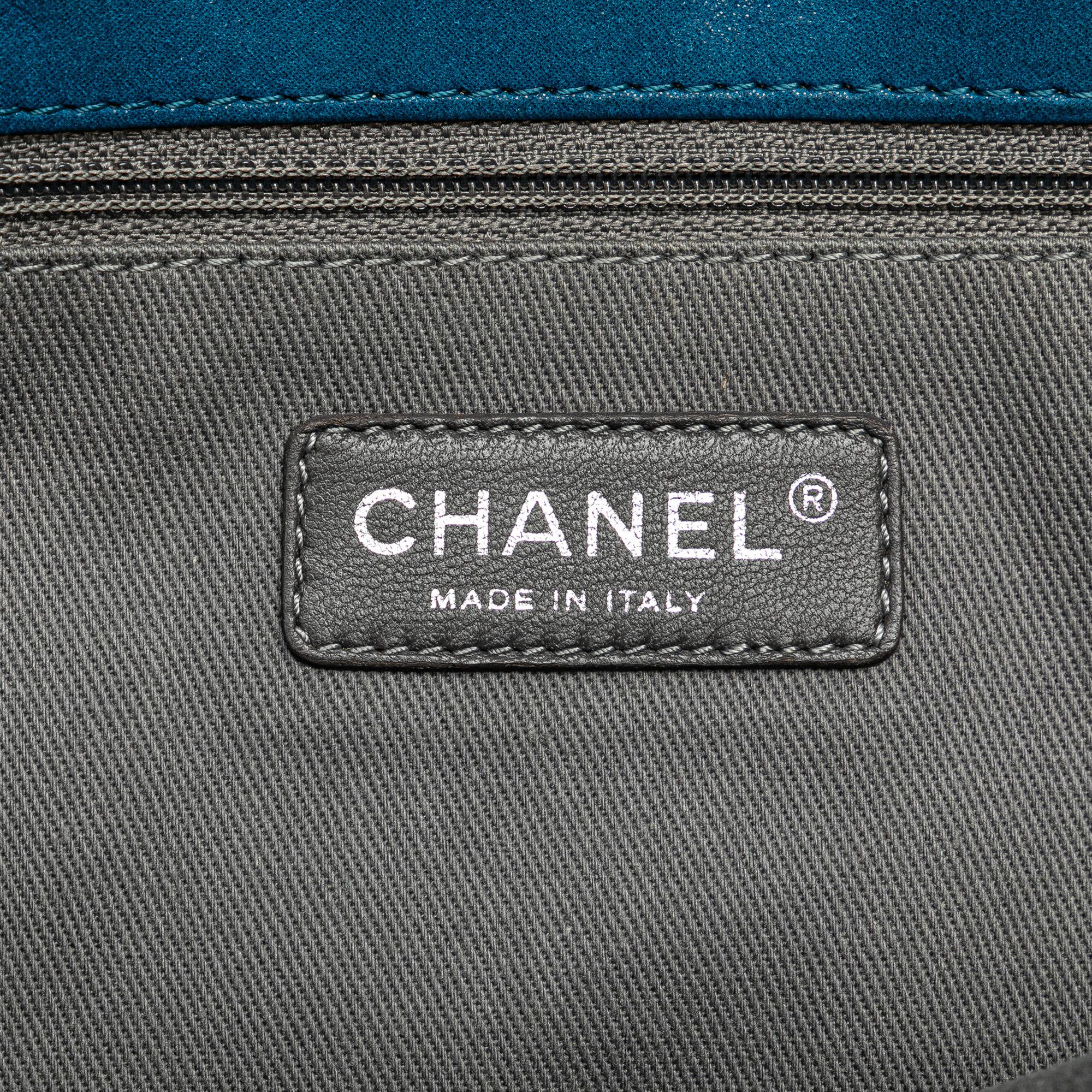 Chanel Iridescent Calfskin East West Glint Flap (SHG-CpFGH6)