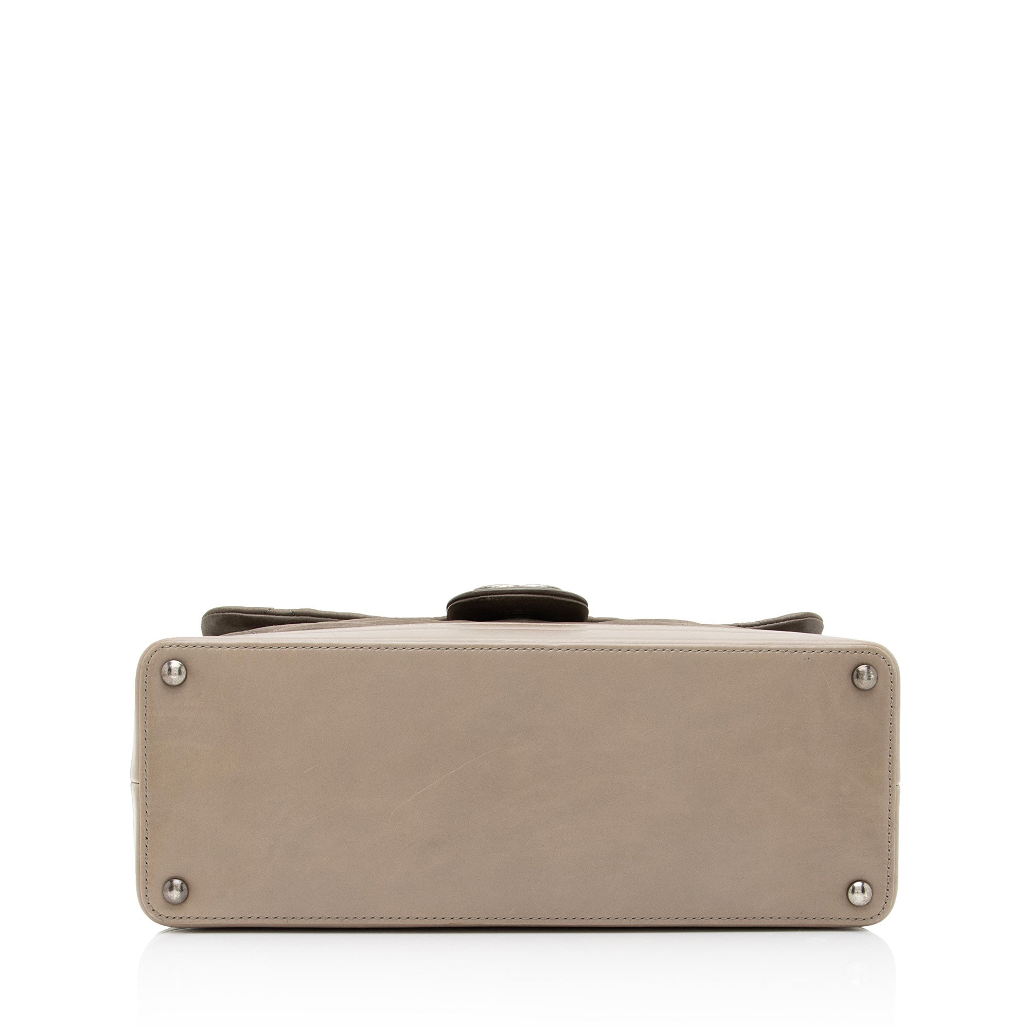 Chanel Iridescent Calfskin VIP Flap Bag (SHF-UvQfgO)