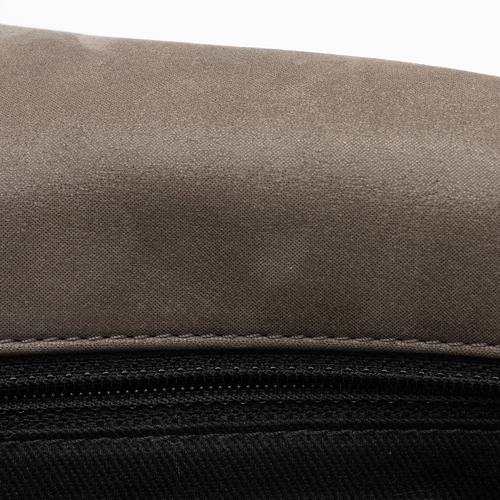 Chanel Iridescent Calfskin VIP Flap Bag (SHF-UvQfgO)