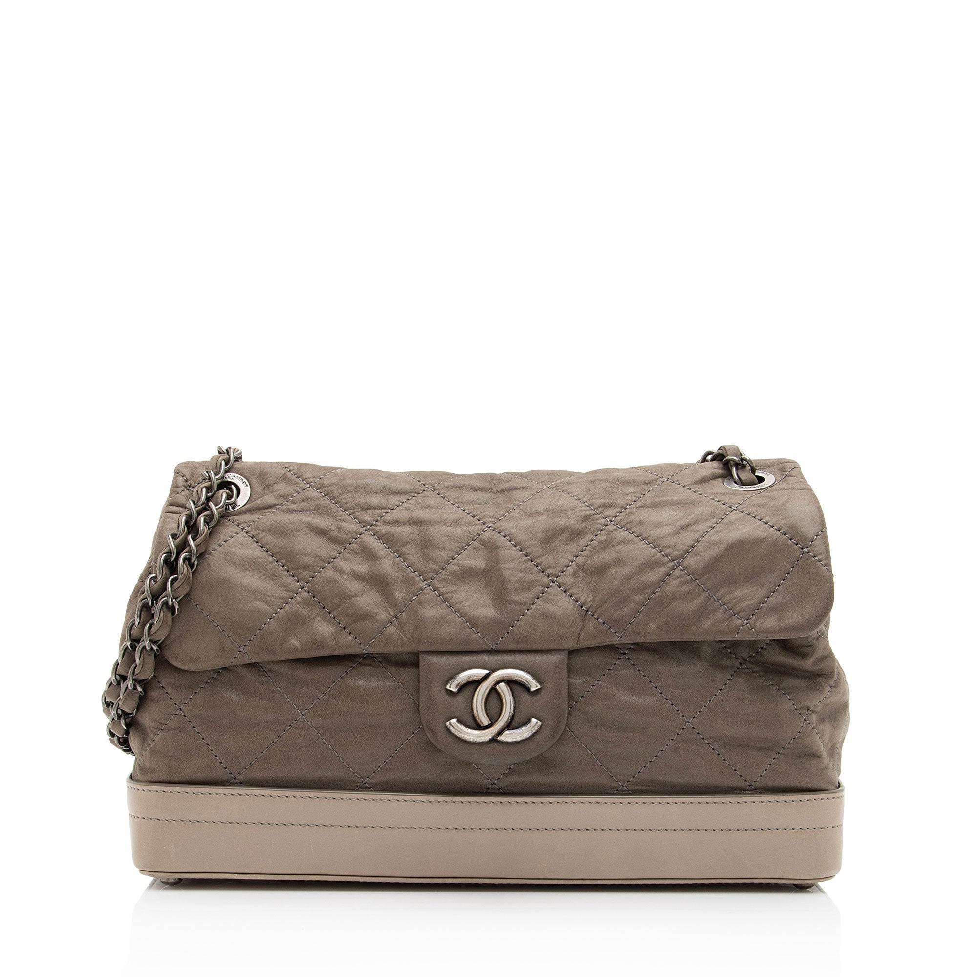 Chanel Iridescent Calfskin VIP Flap Bag (SHF-UvQfgO)