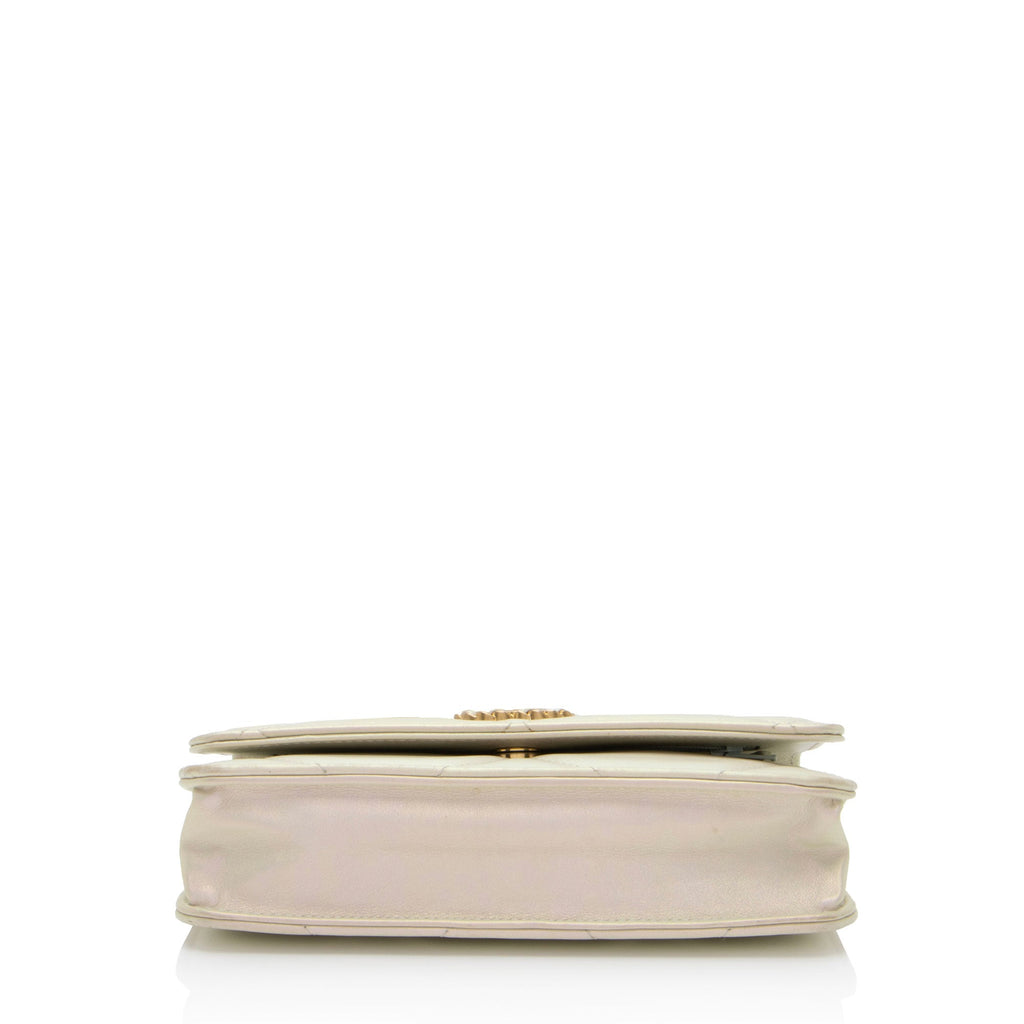 Chanel Iridescent Lambskin 19 Wallet on Chain (SHF-Q3iEEa)