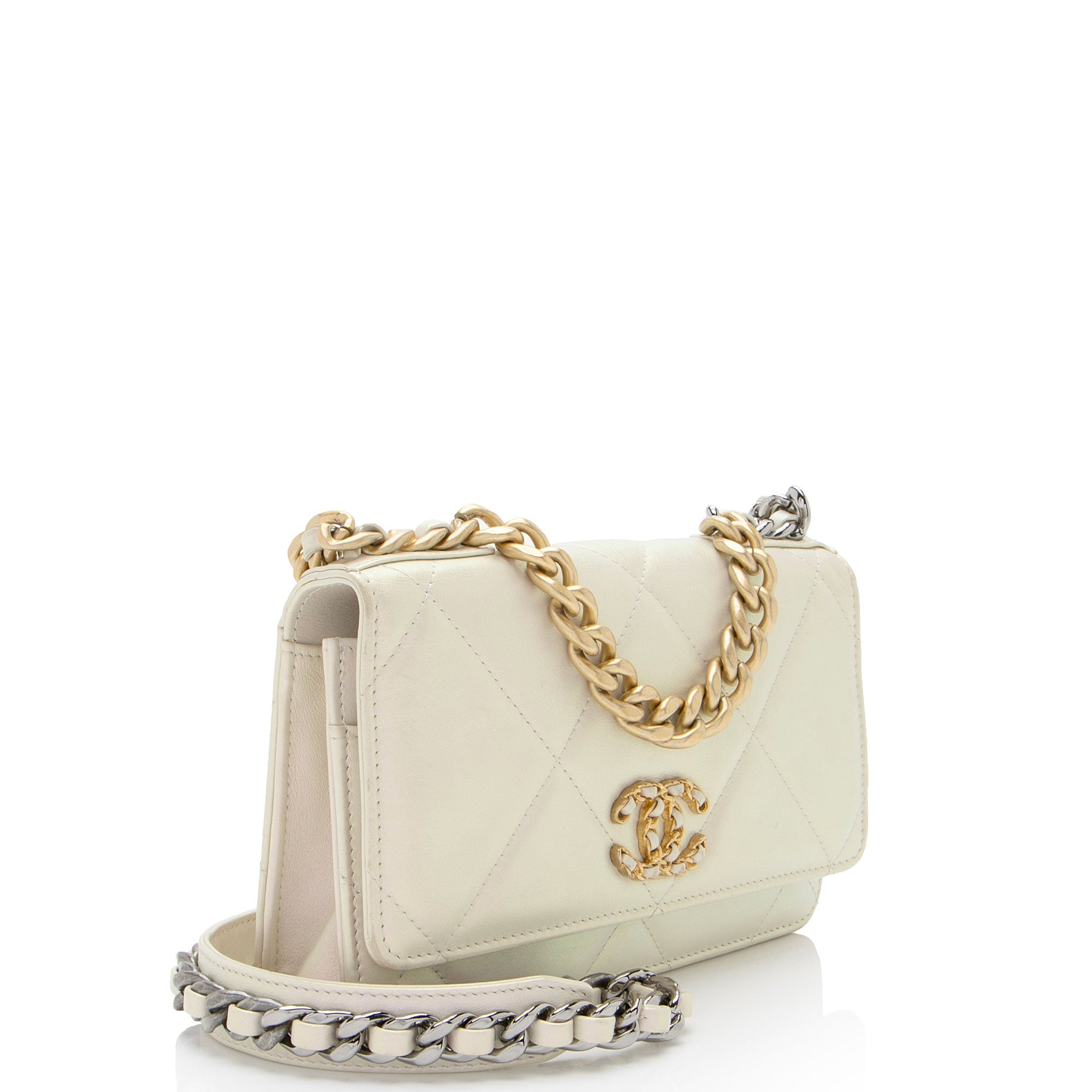 Chanel Iridescent Lambskin 19 Wallet on Chain (SHF-Q3iEEa)