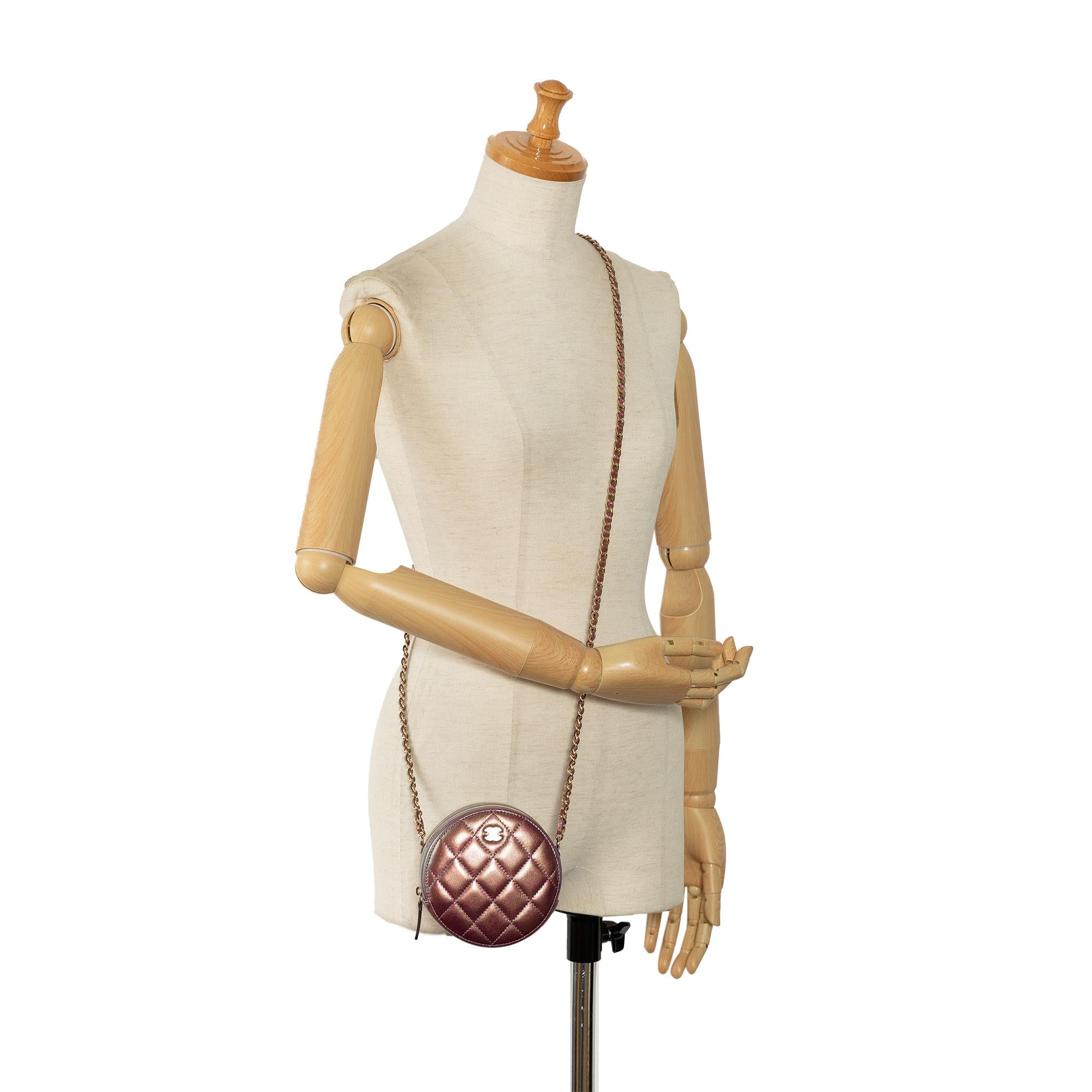 Chanel Iridescent Lambskin Round Crossbody (SHG-dOboxk)