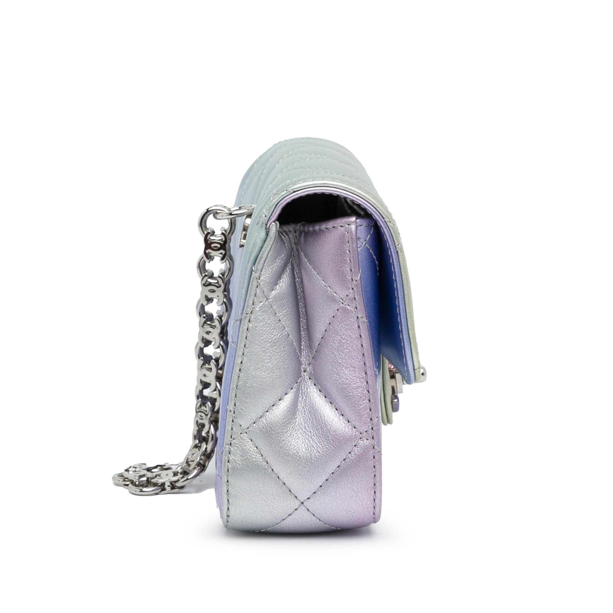 Chanel Iridescent Lambskin Wristlet Clutch Bag (SHG-OsxRyI)