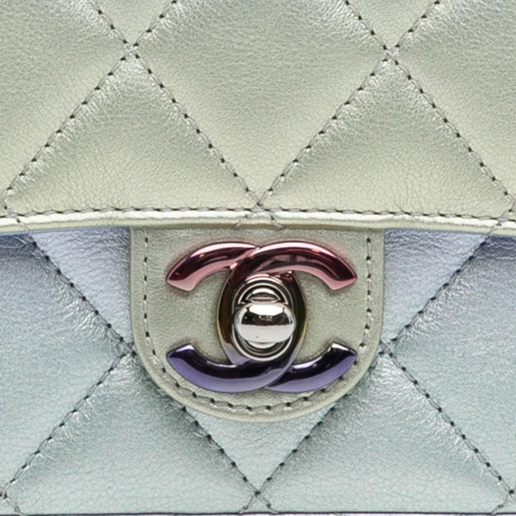 Chanel Iridescent Lambskin Wristlet Clutch Bag (SHG-OsxRyI)