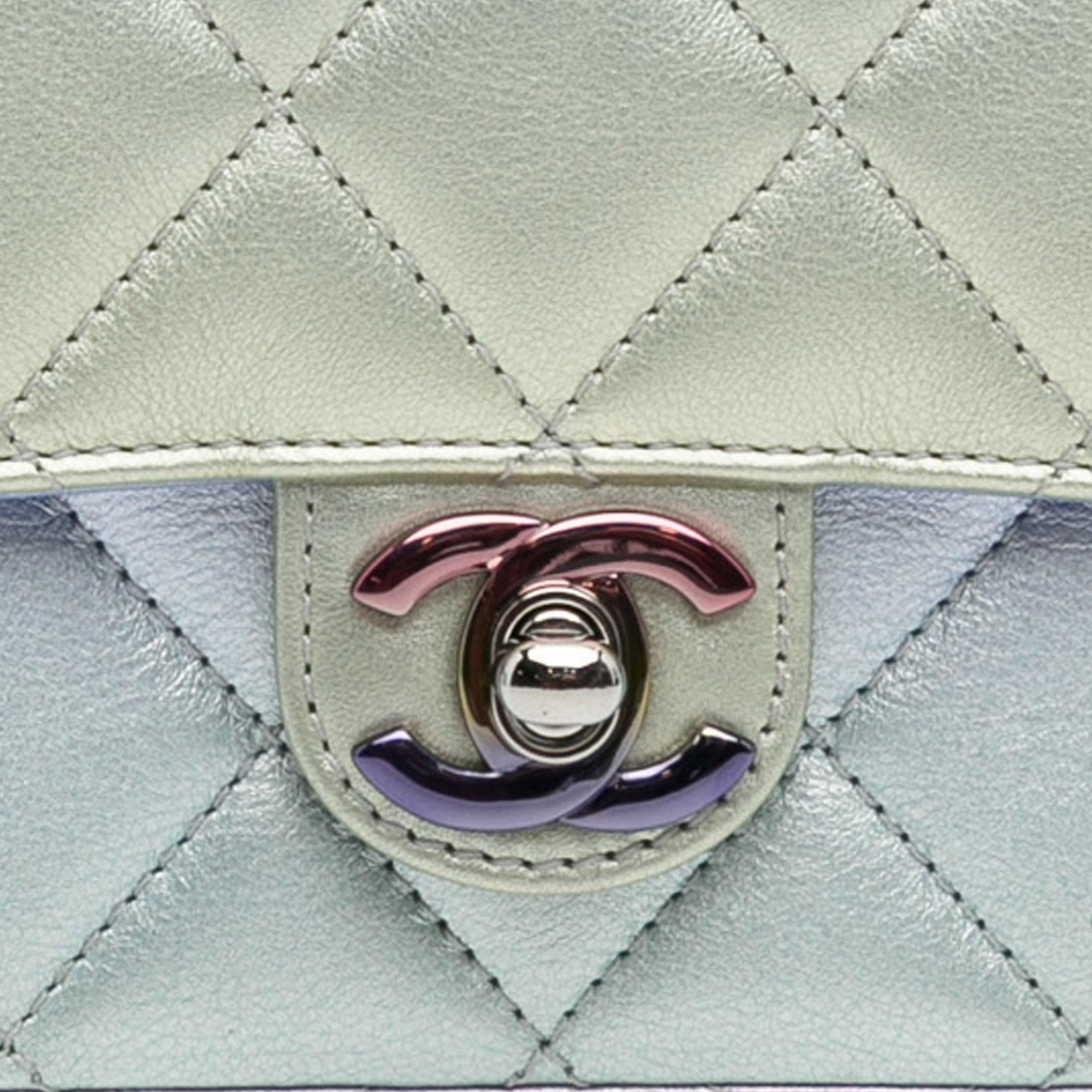 Chanel Iridescent Lambskin Wristlet Clutch Bag (SHG-OsxRyI)