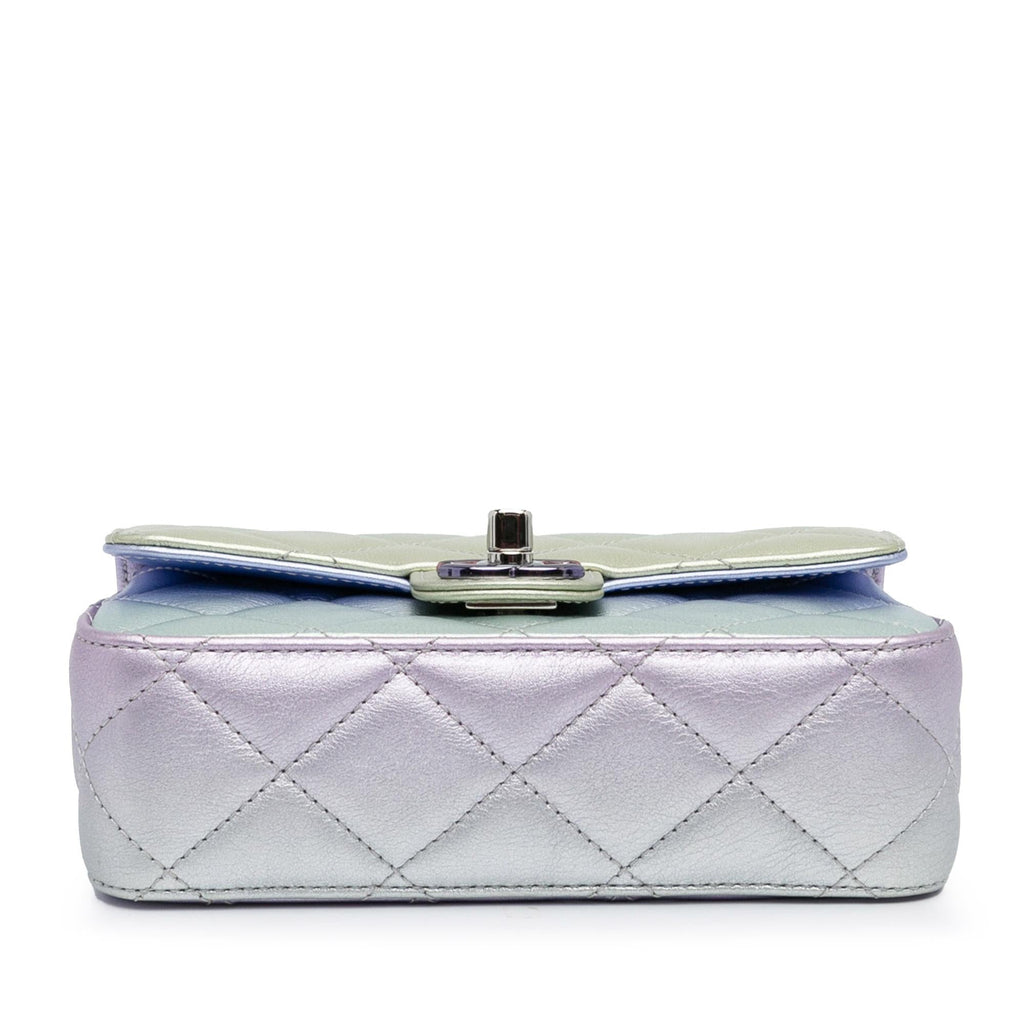 Chanel Iridescent Lambskin Wristlet Clutch Bag (SHG-OsxRyI)