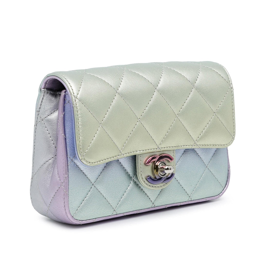 Chanel Iridescent Lambskin Wristlet Clutch Bag (SHG-OsxRyI)