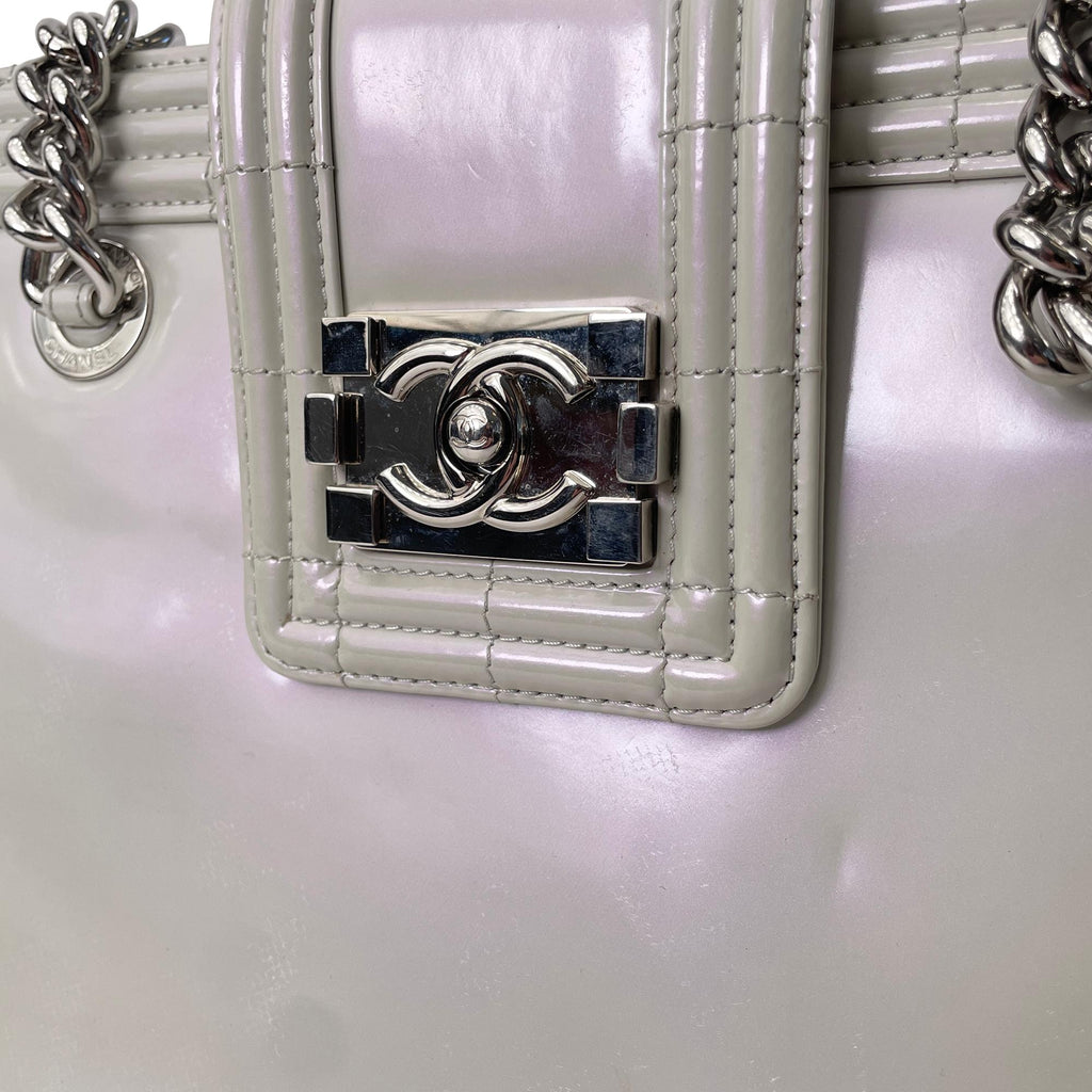 Chanel Iridescent Patent Boy Reverso Shopping Tote (SHG-zcc1Jm)
