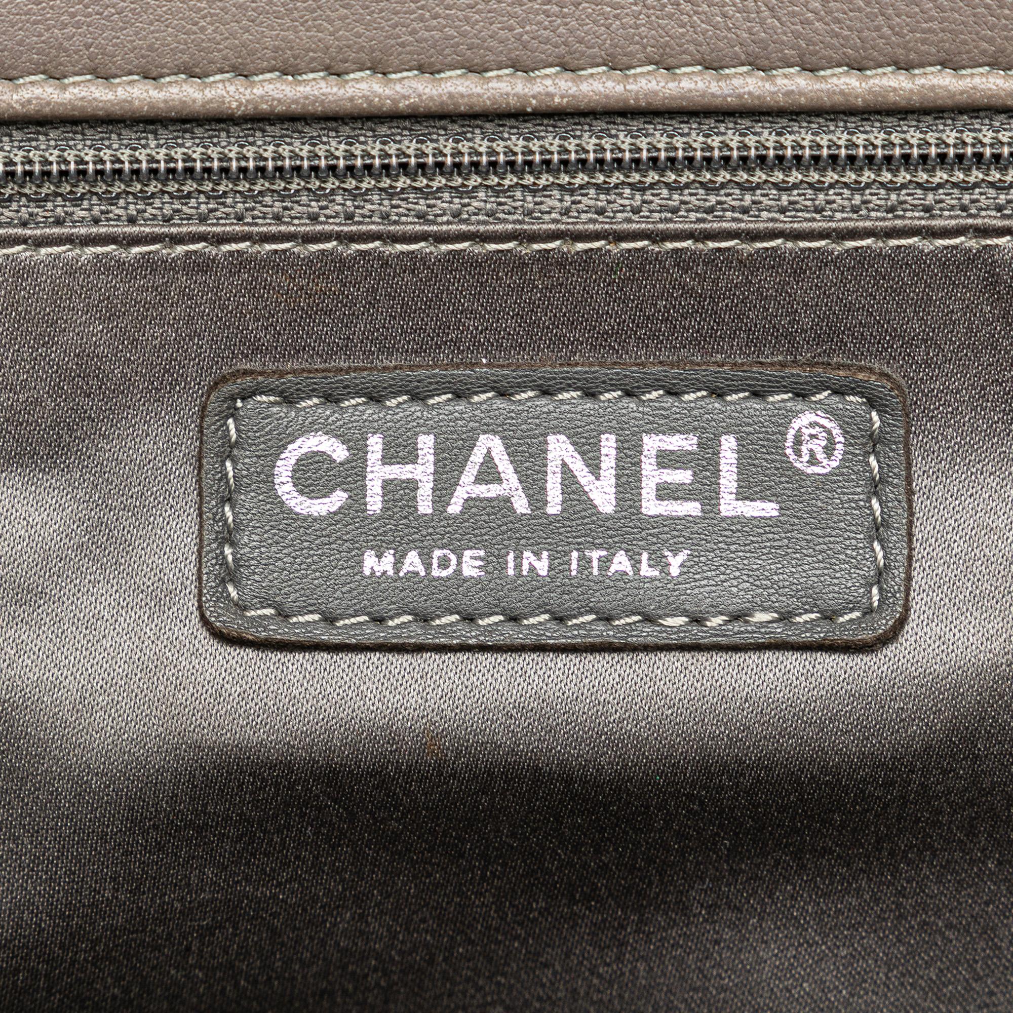 Chanel Jumbo CC Lambskin Vertical Stitch Single Flap (SHG-aklE2G)