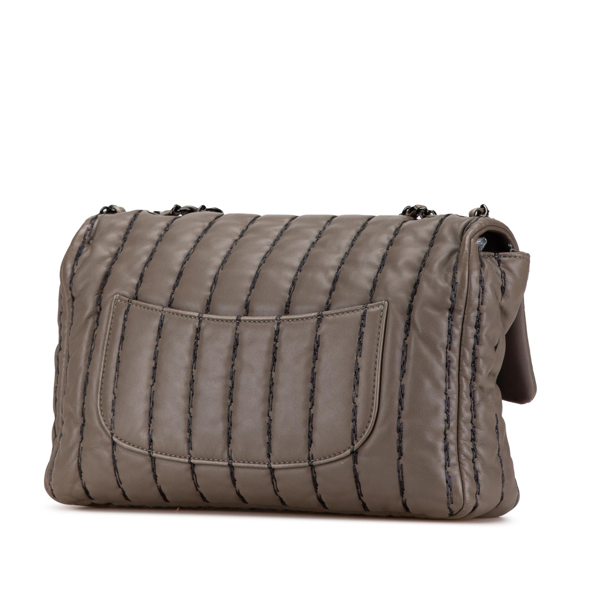 Chanel Jumbo CC Lambskin Vertical Stitch Single Flap (SHG-aklE2G)