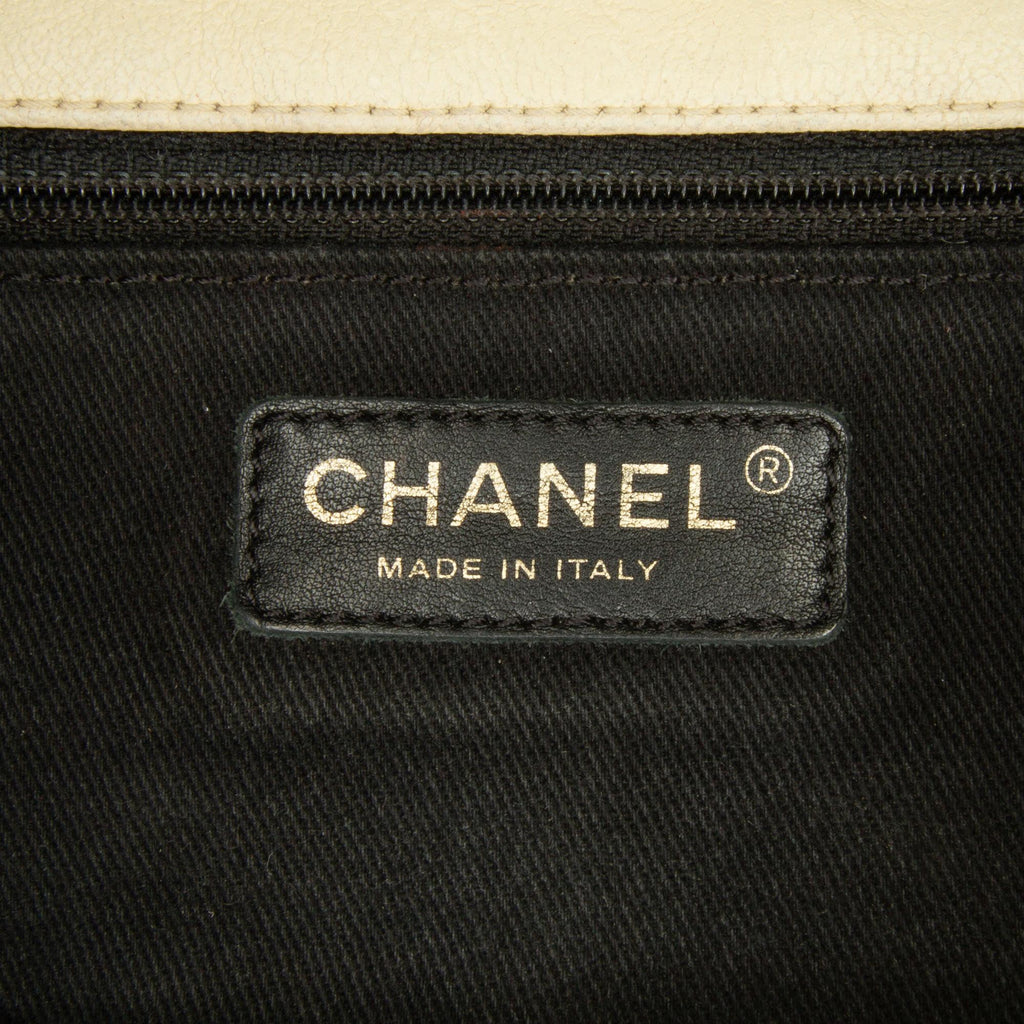 Chanel Jumbo Chevron Single Flap Bag (SHG-JJ2JXA)
