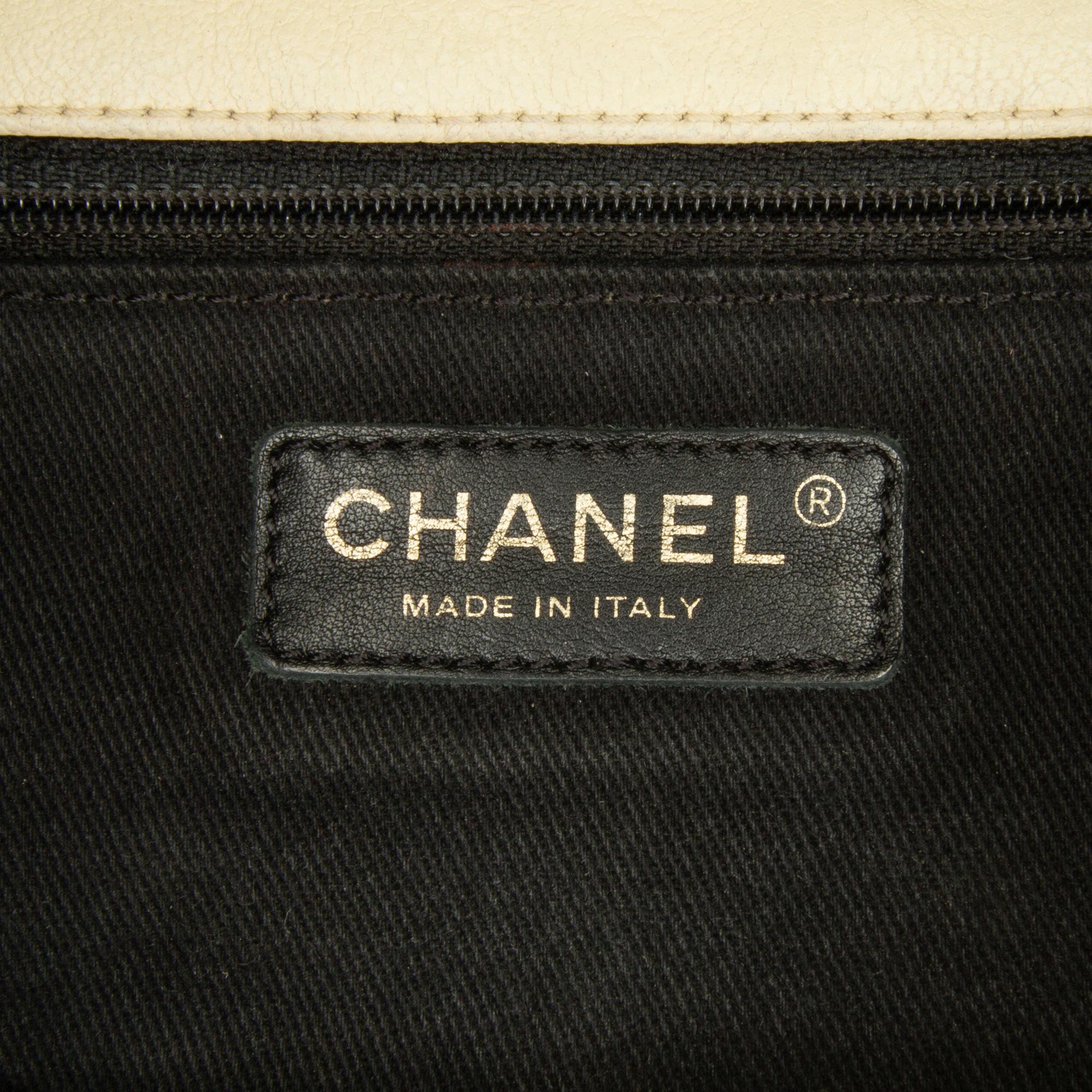 Chanel Jumbo Chevron Single Flap Bag (SHG-JJ2JXA)