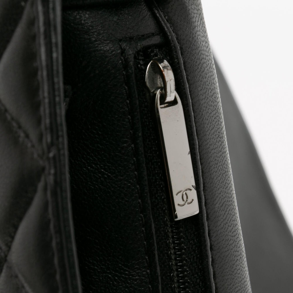 Chanel Jumbo Classic Bicolor Lambskin Twist Flap (SHG-8KW5ON)