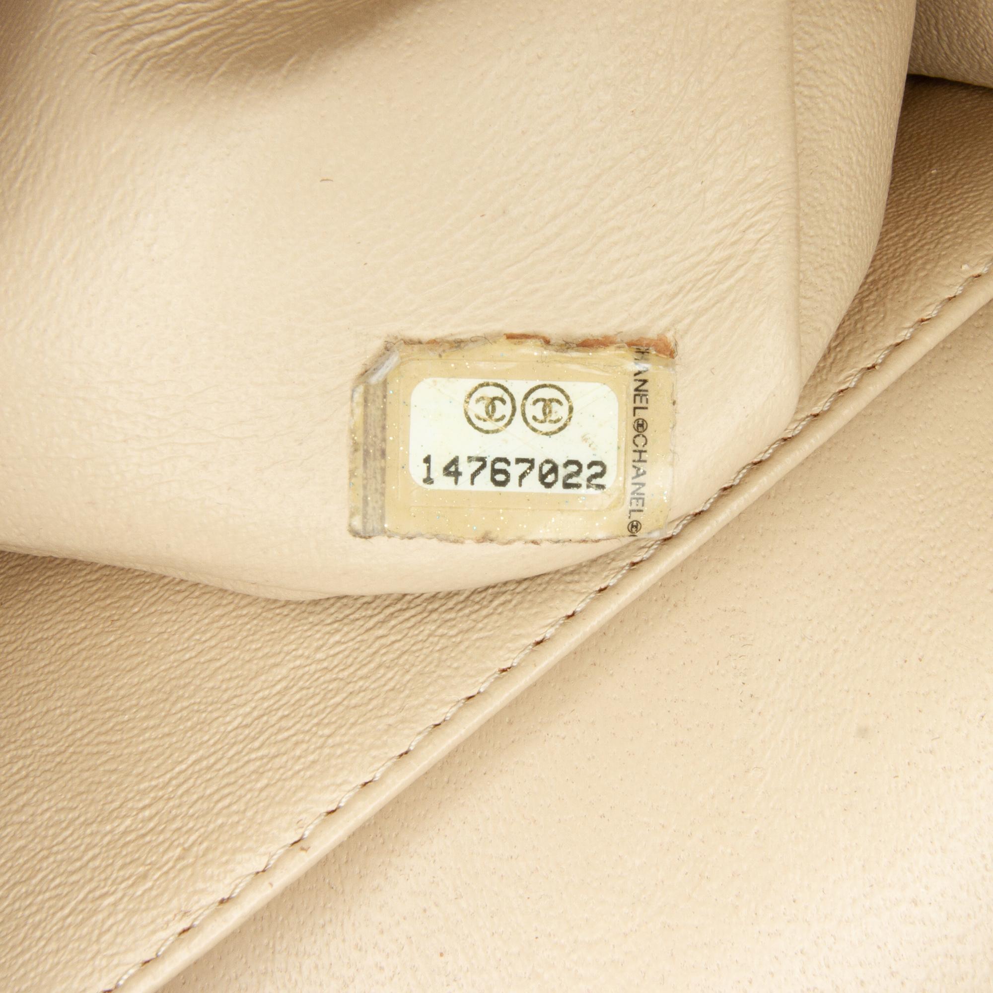 Chanel Jumbo Classic Caviar Double Flap (SHG-hLLhcE)