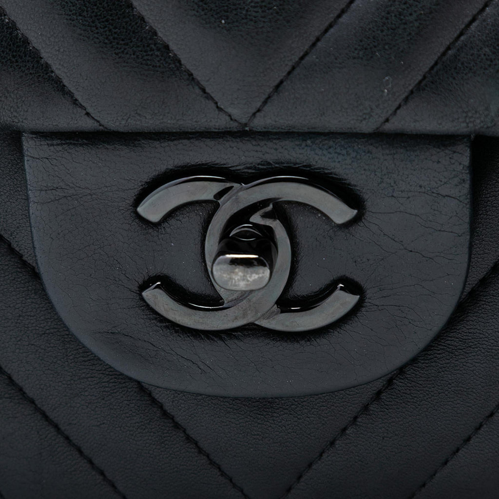 Chanel Jumbo Classic Chevron Lambskin So Black Double Flap