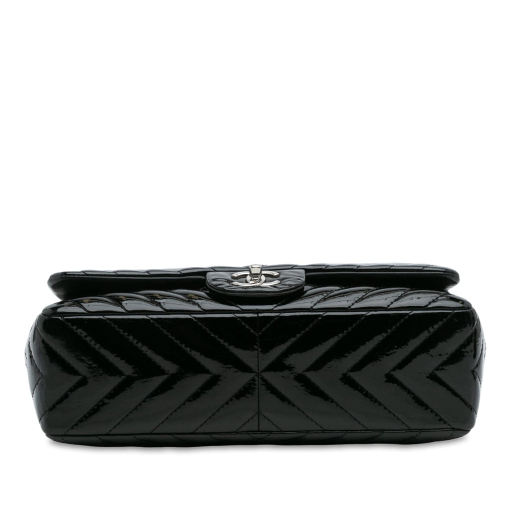 Chanel Jumbo Classic Chevron Patent Single Flap