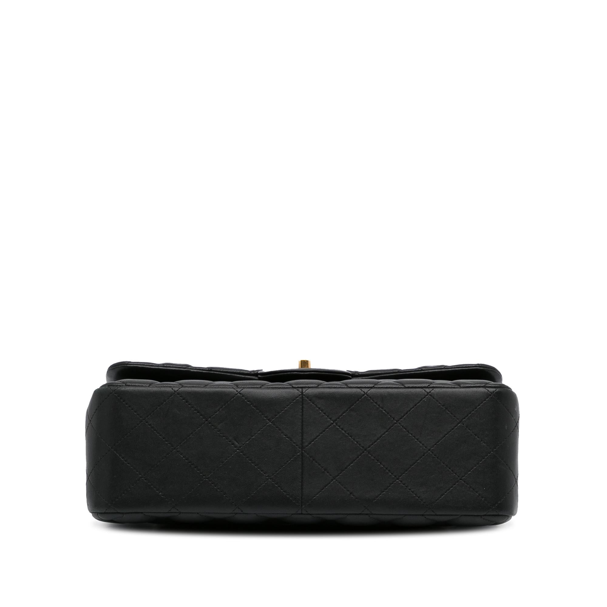Chanel Jumbo Classic Lambskin Double Flap (SHG-Bvc5Ul)