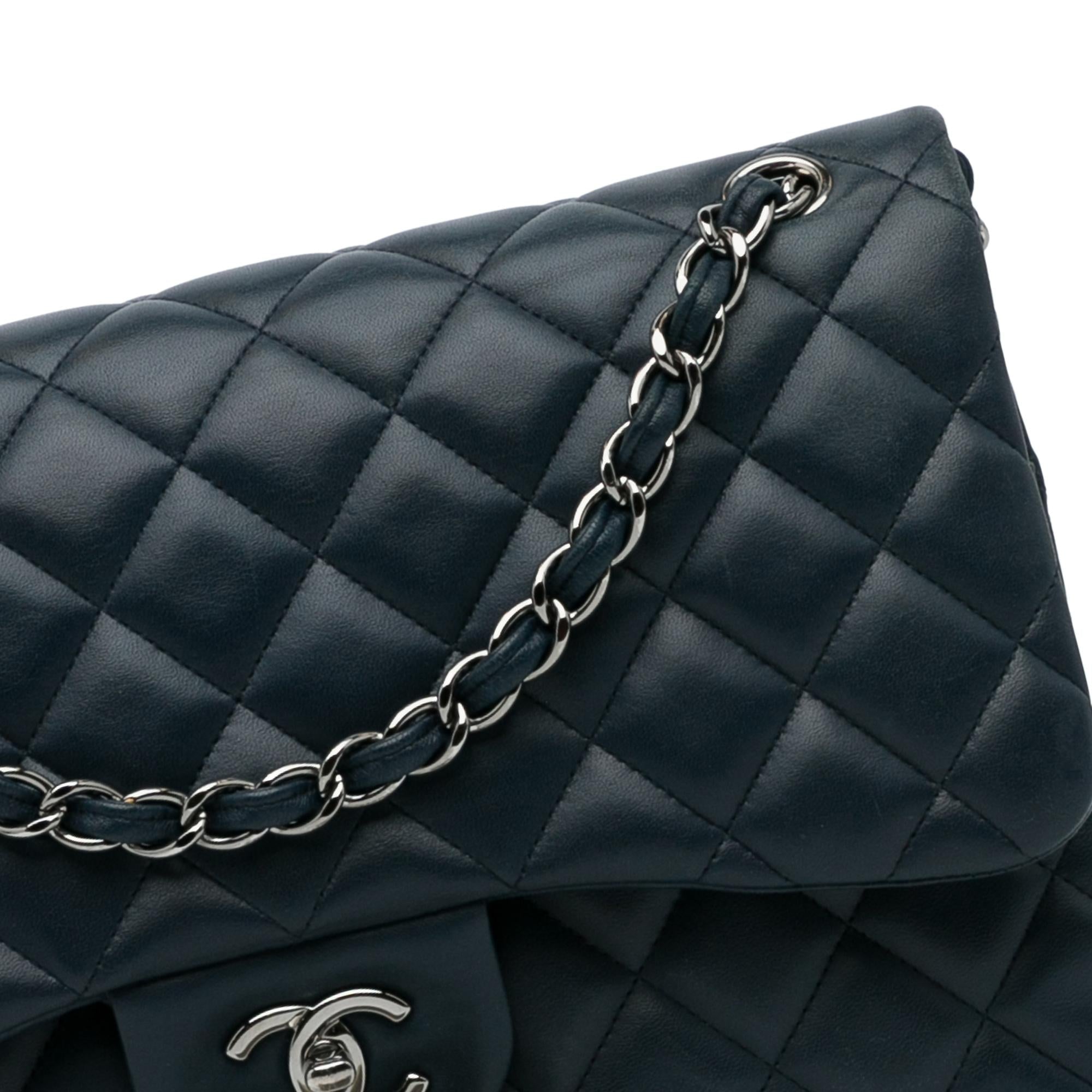 Chanel Jumbo Classic Lambskin Double Flap (SHG-LJjFs9)
