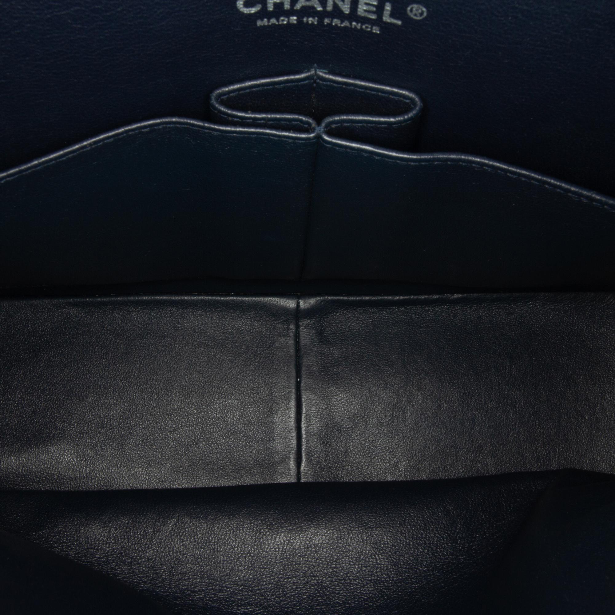 Chanel Jumbo Classic Lambskin Double Flap (SHG-LJjFs9)