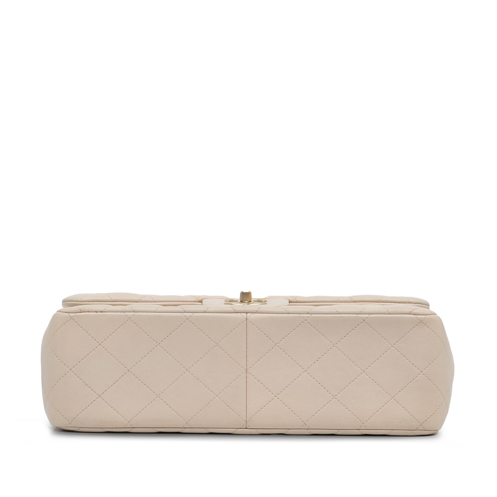 Chanel Jumbo Classic Lambskin Double Flap (SHG-71EeWJ)