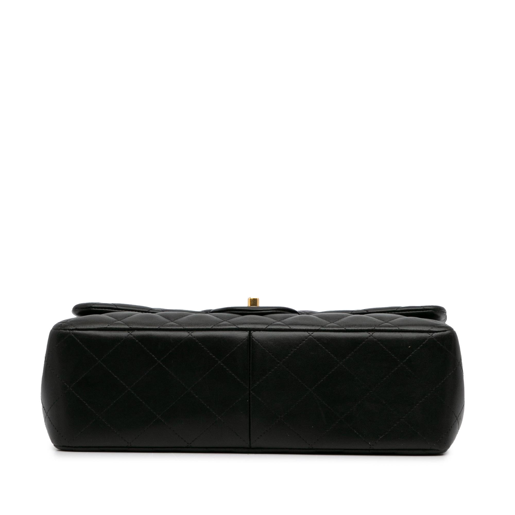 Chanel Jumbo Classic Lambskin Double Flap (SHG-FyBqVD)