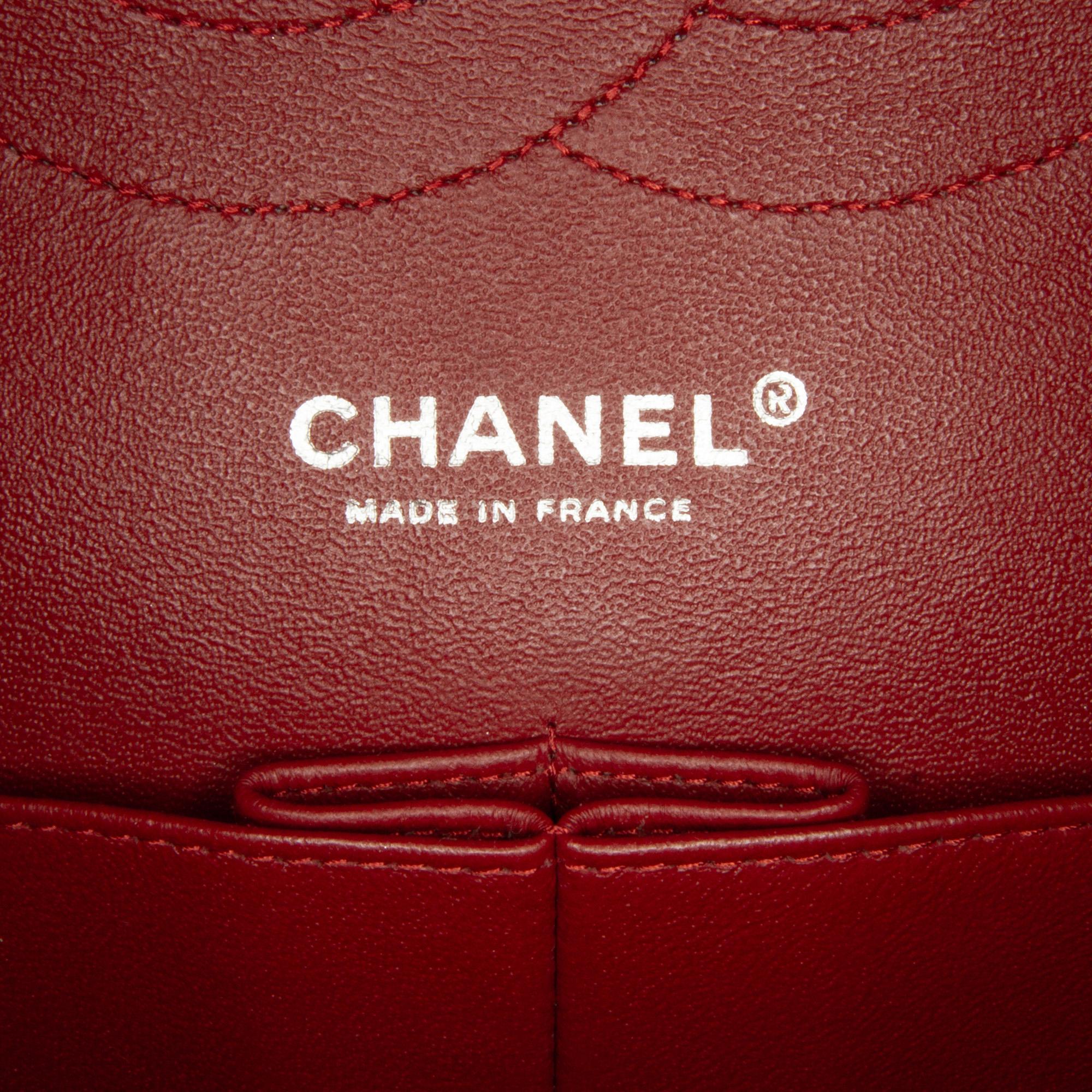 Chanel Jumbo Classic Lambskin Double Flap (SHG-vya5tL)