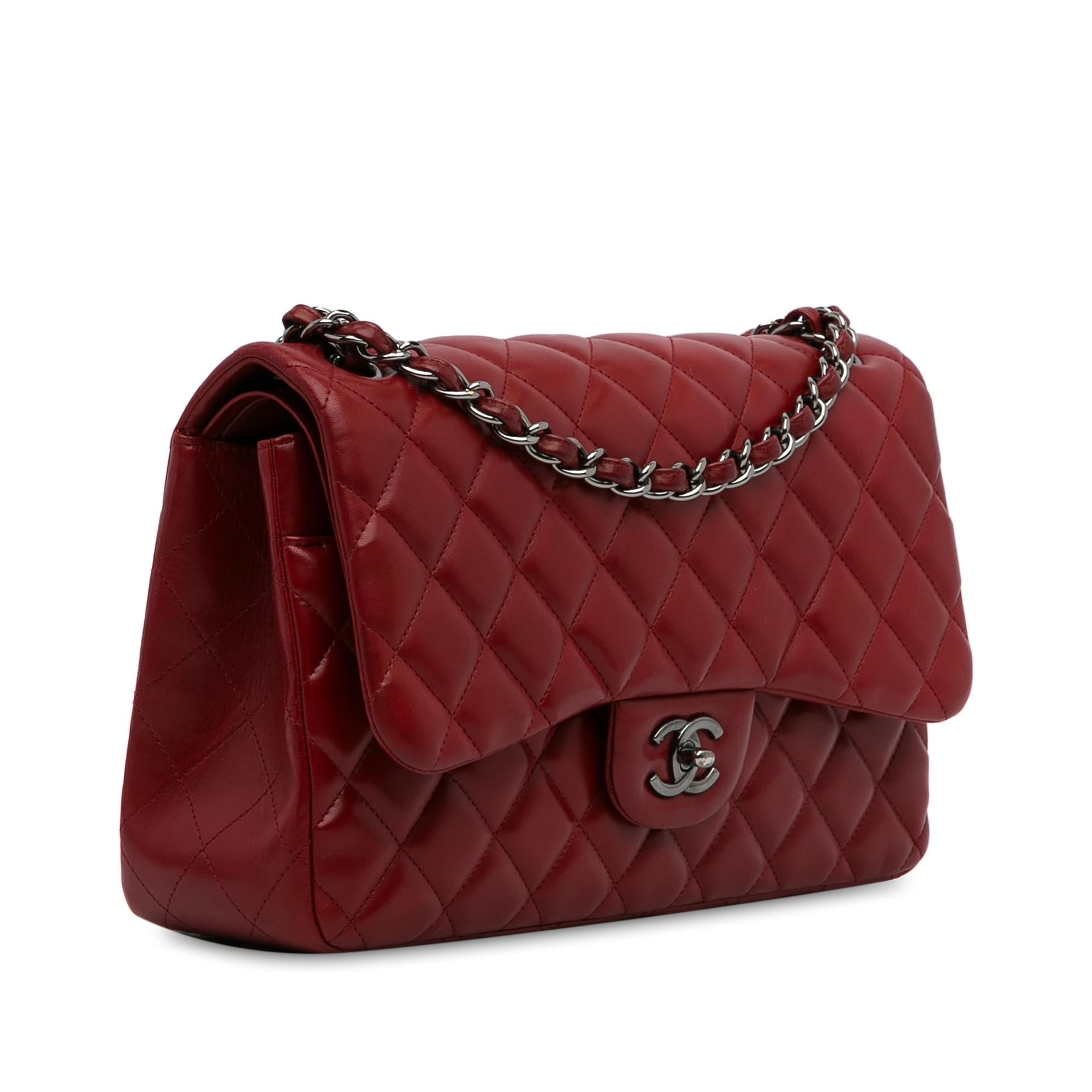 Chanel Jumbo Classic Lambskin Double Flap (SHG-vya5tL)