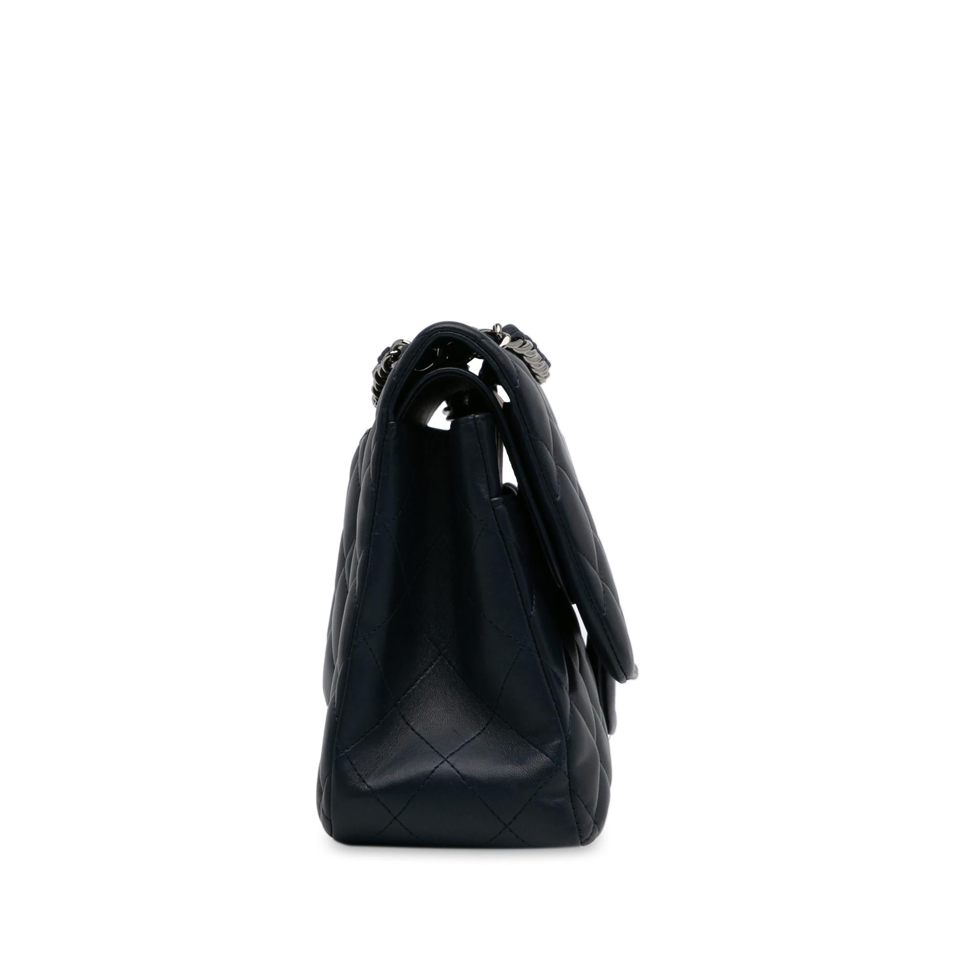 Chanel Jumbo Classic Lambskin Double Flap (SHG-6ybnBt)
