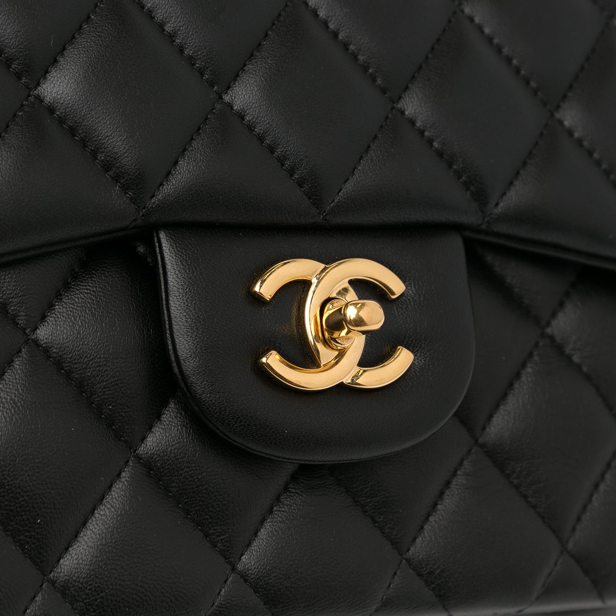 Chanel Jumbo Classic Lambskin Double Flap (SHG-9p8KiG)
