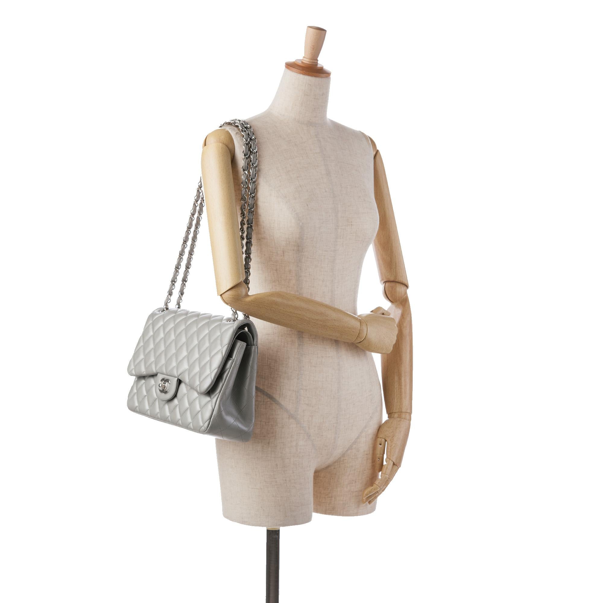 Chanel Jumbo Classic Lambskin Double Flap (SHG-FFE2dS)